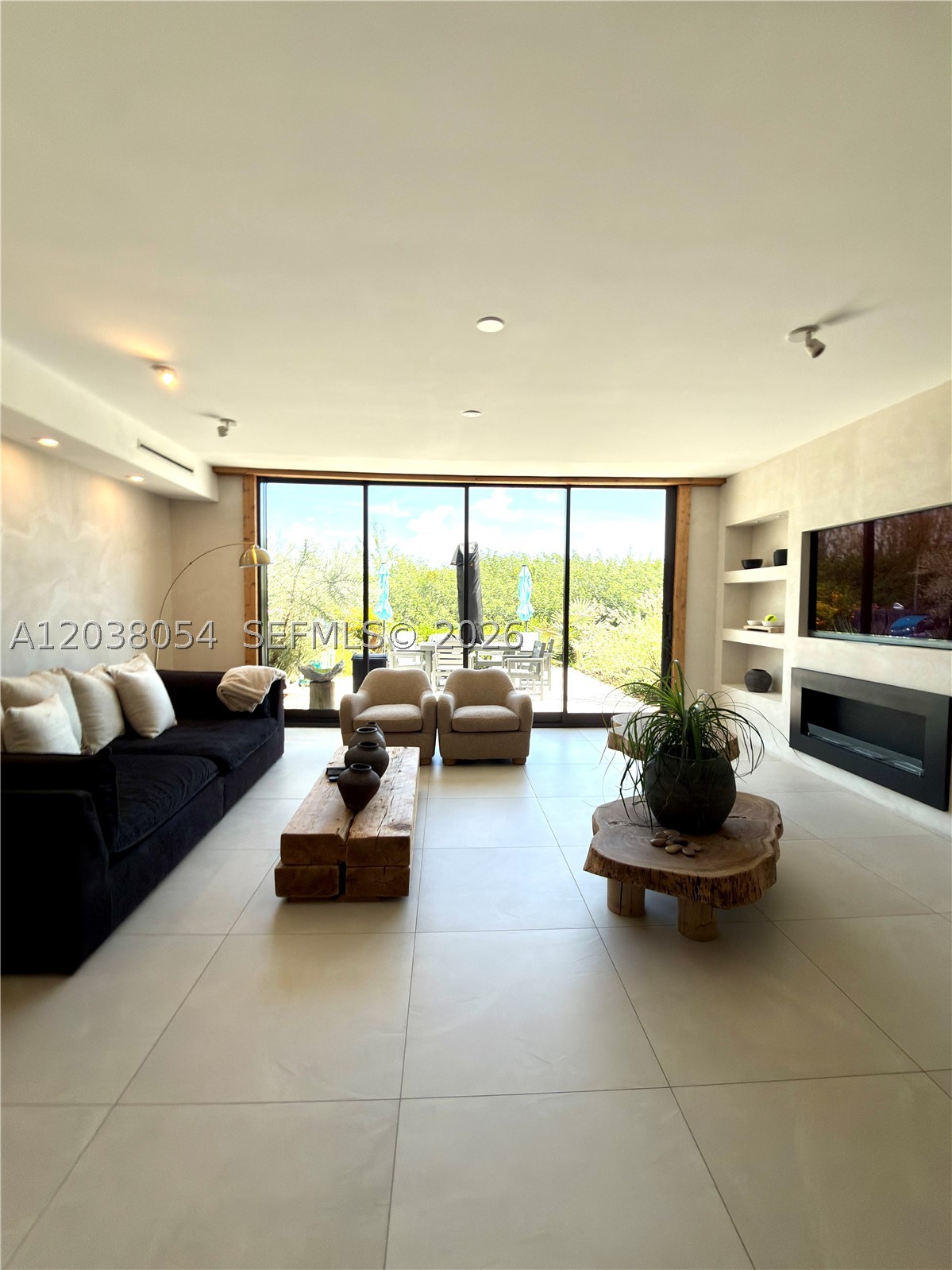 ROYAL HARBOUR YACHT CLUB - Residential