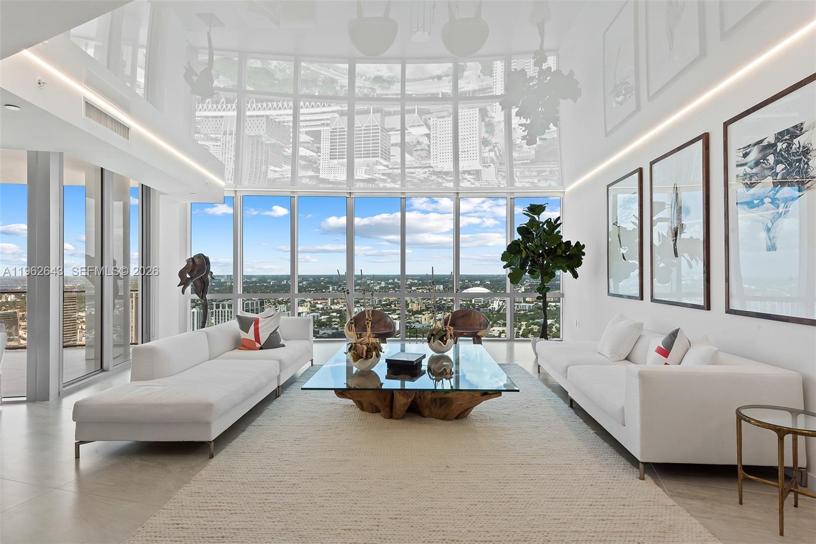 PARAMOUNT MIAMI WORLDCENT - Residential Lease