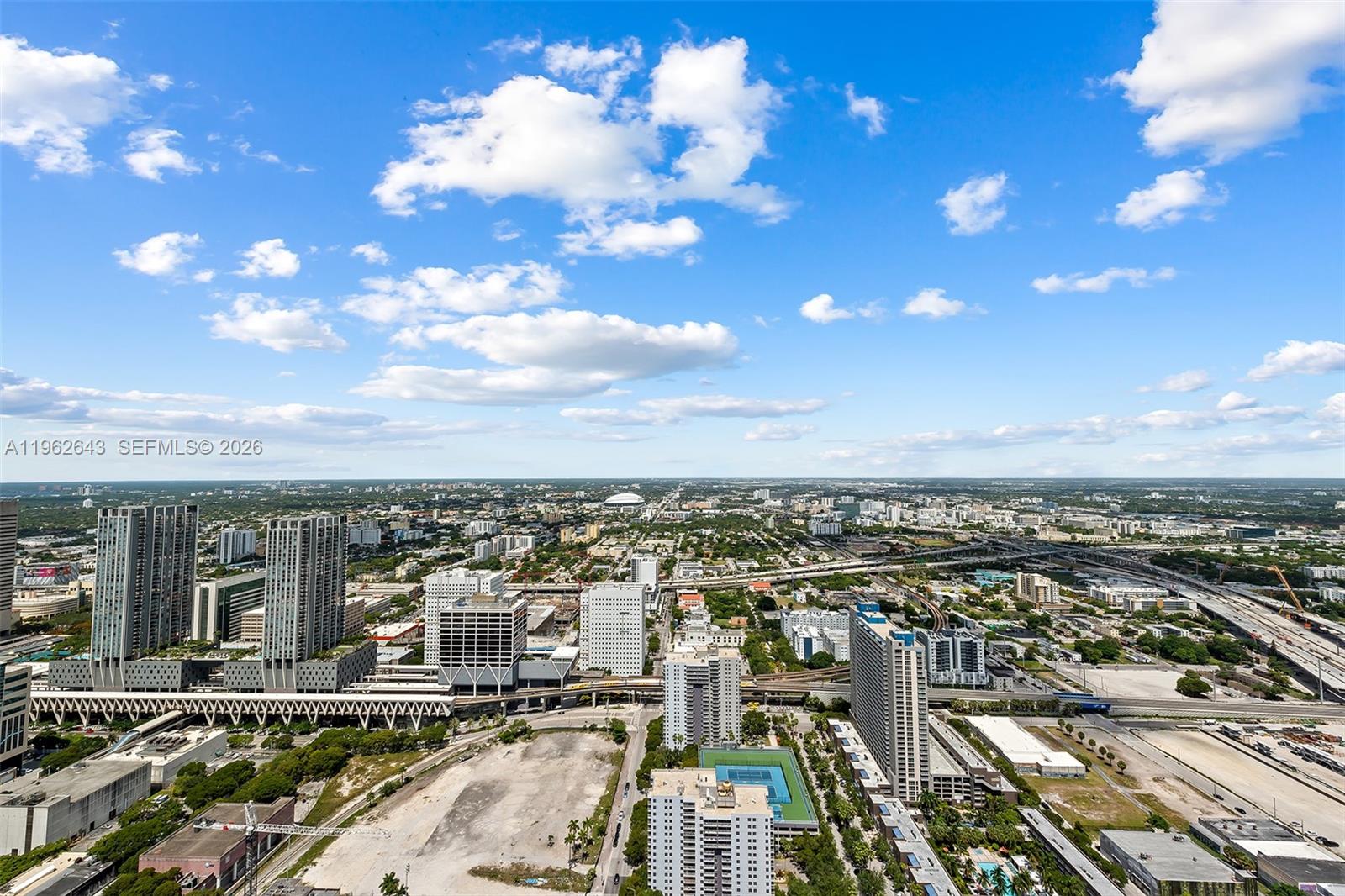 PARAMOUNT MIAMI WORLDCENT - Residential Lease