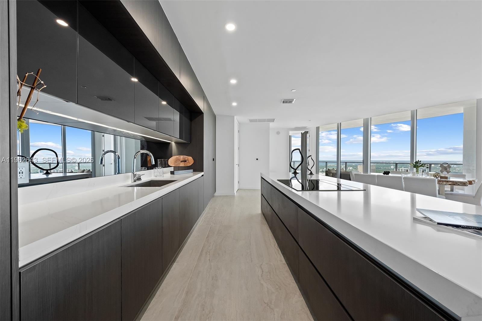 PARAMOUNT MIAMI WORLDCENT - Residential Lease