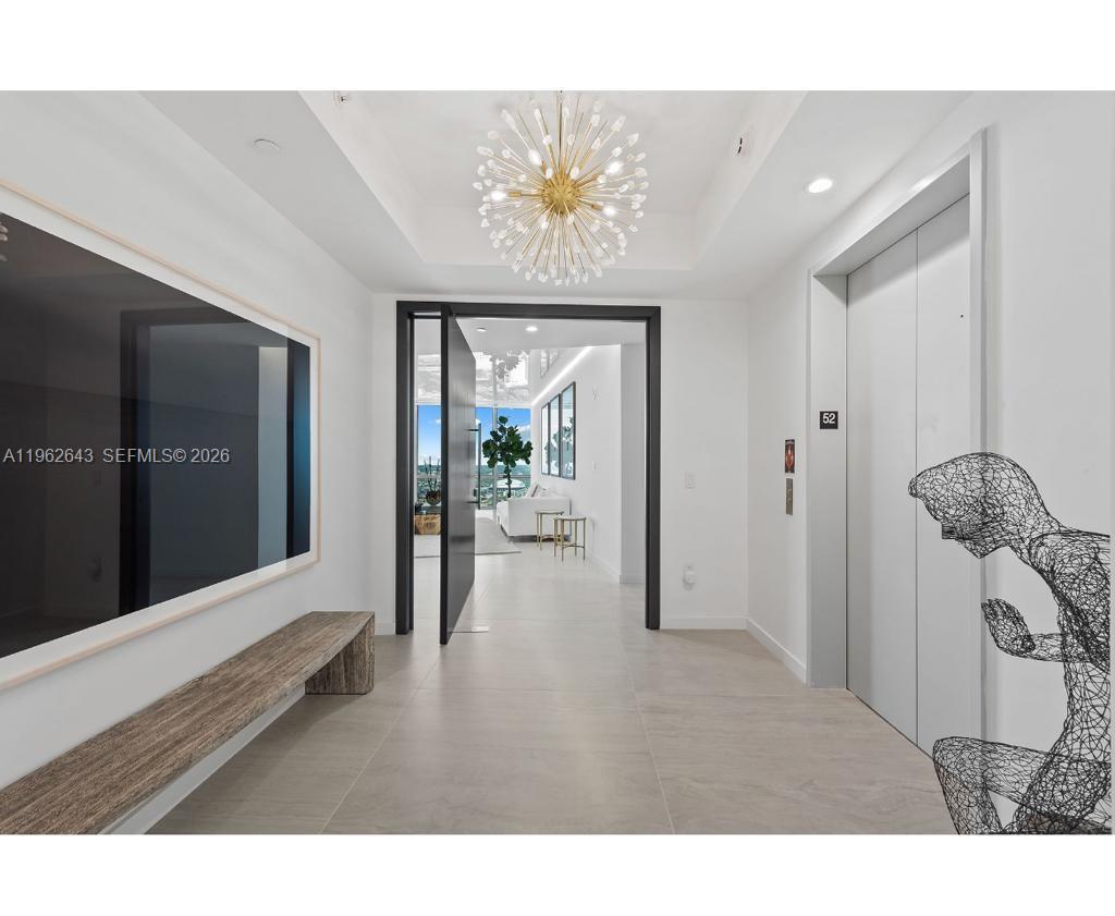 PARAMOUNT MIAMI WORLDCENT - Residential Lease