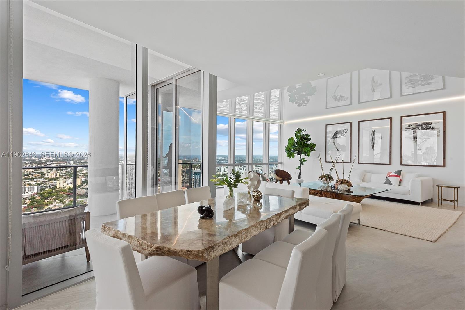 PARAMOUNT MIAMI WORLDCENT - Residential Lease
