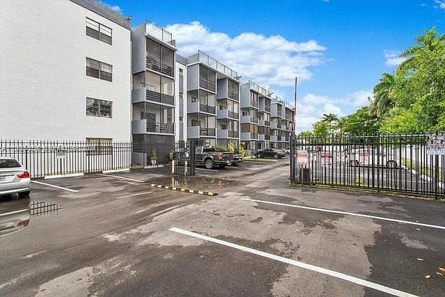 BROOKVIEW CONDO - Residential