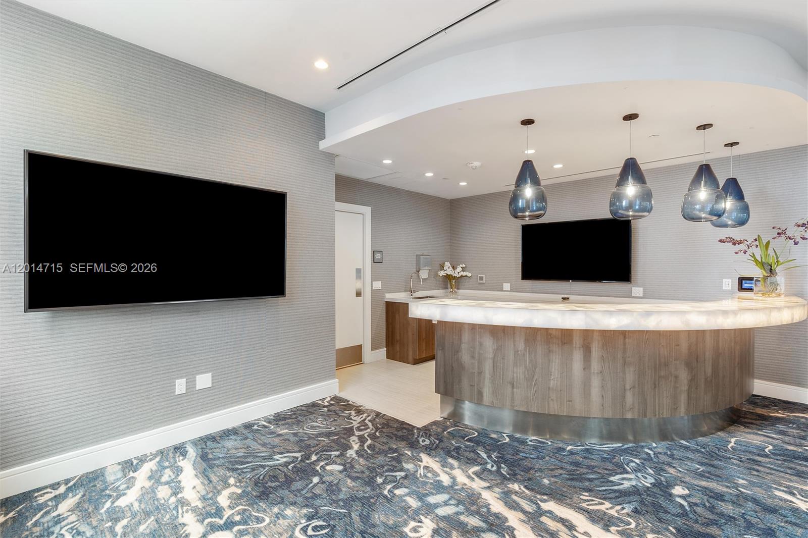 100 LAS OLAS CONDO - Residential