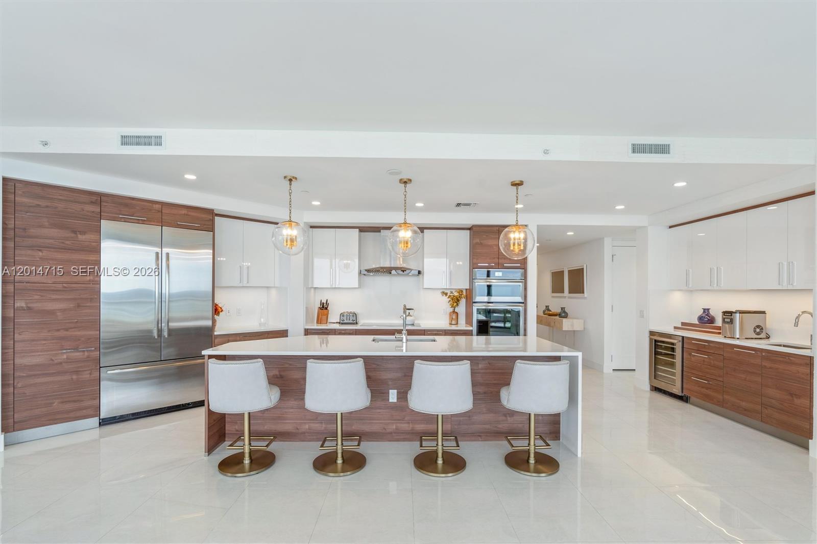 100 LAS OLAS CONDO - Residential