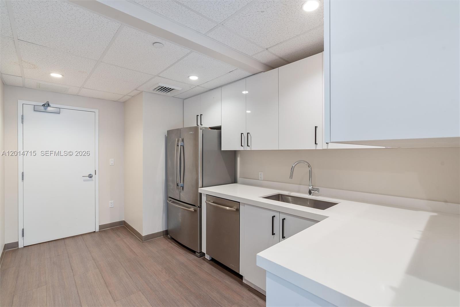 100 LAS OLAS CONDO - Residential