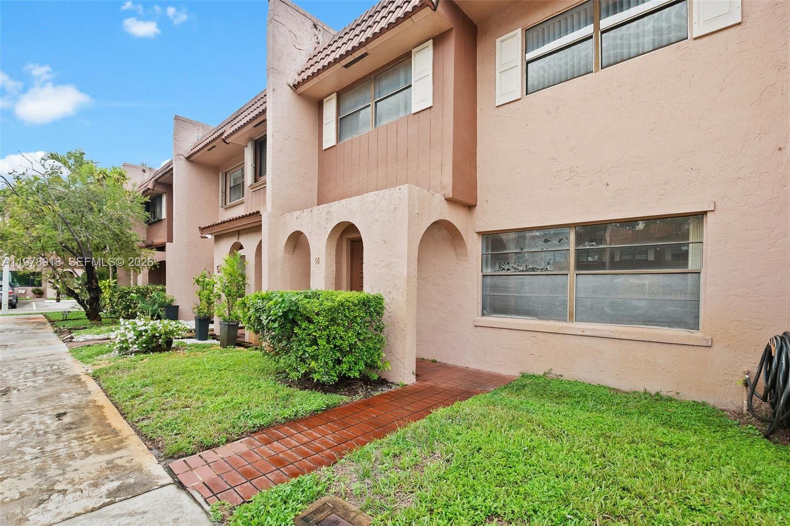 VALENCIA VILLAGE CONDO PH - Residential