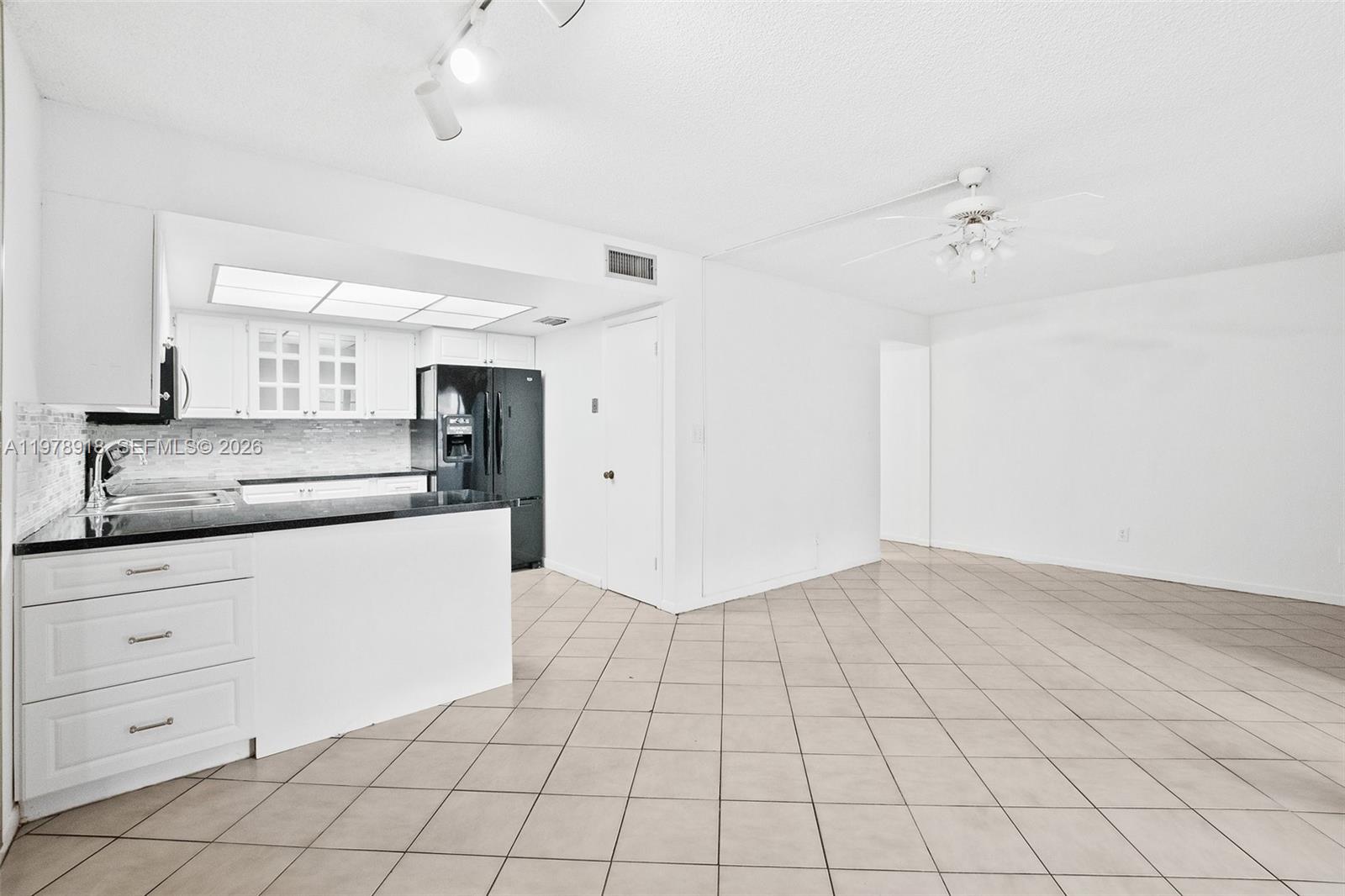VALENCIA VILLAGE CONDO PH - Residential