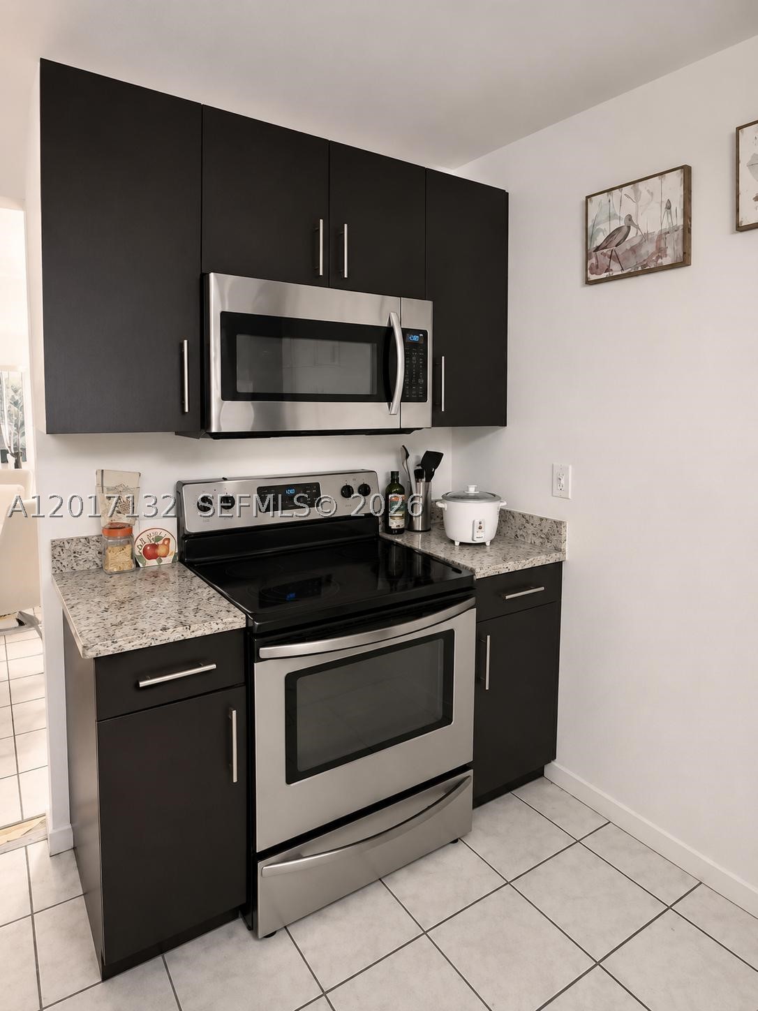 BANYAN TREE ELEVEN CONDO - Residential