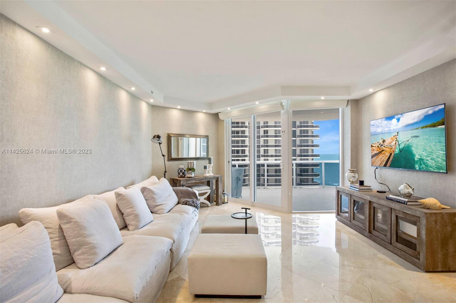 GREEN DIAMOND CONDO - Residential Lease