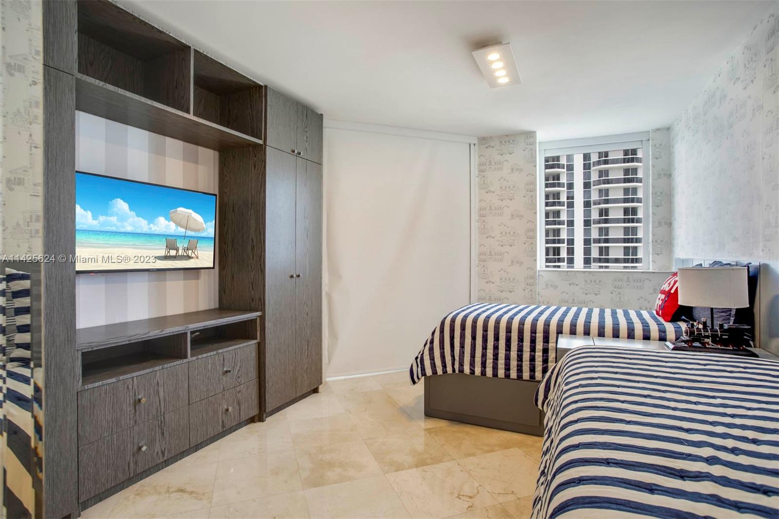 GREEN DIAMOND CONDO - Residential Lease