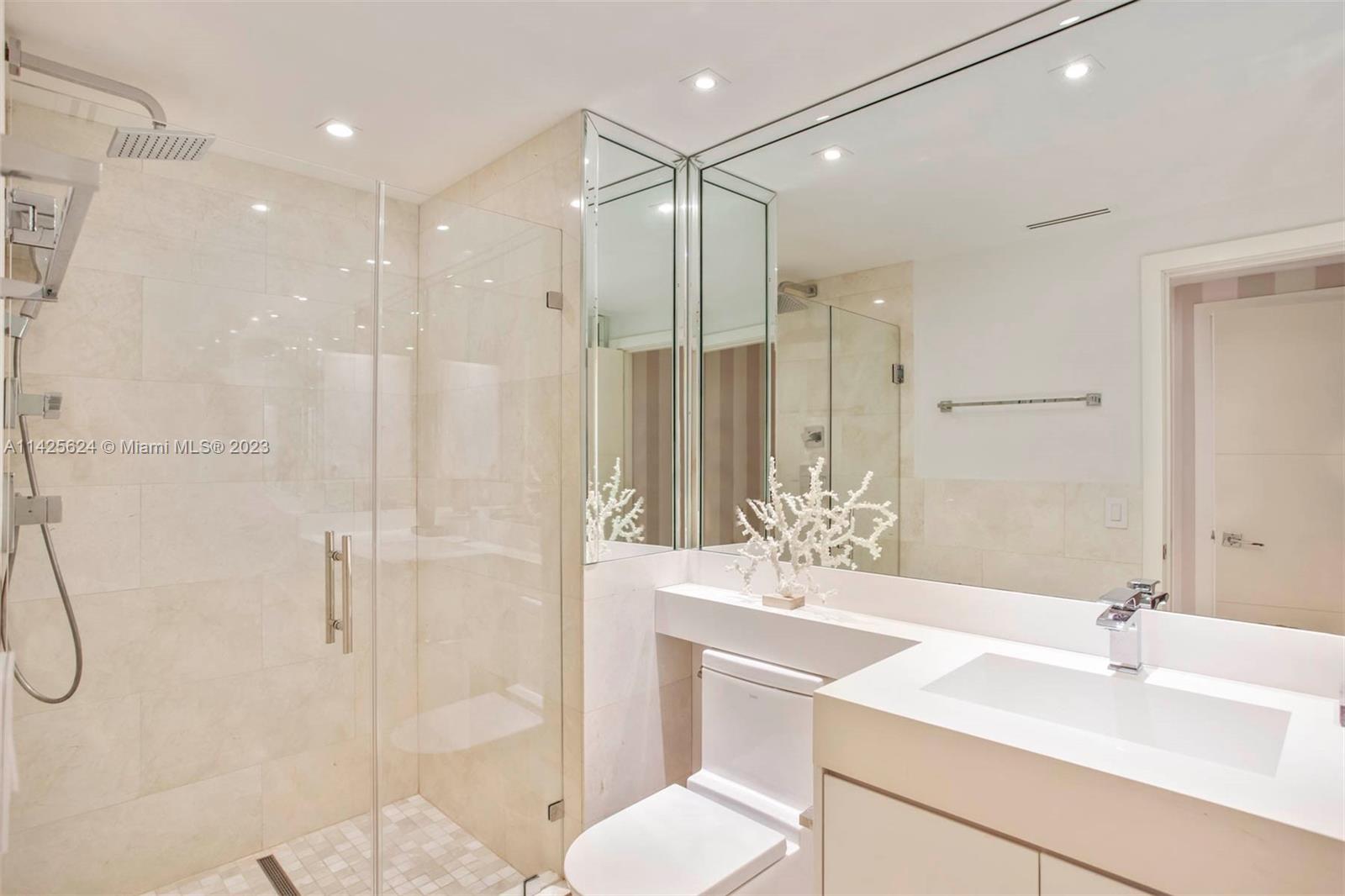 GREEN DIAMOND CONDO - Residential Lease