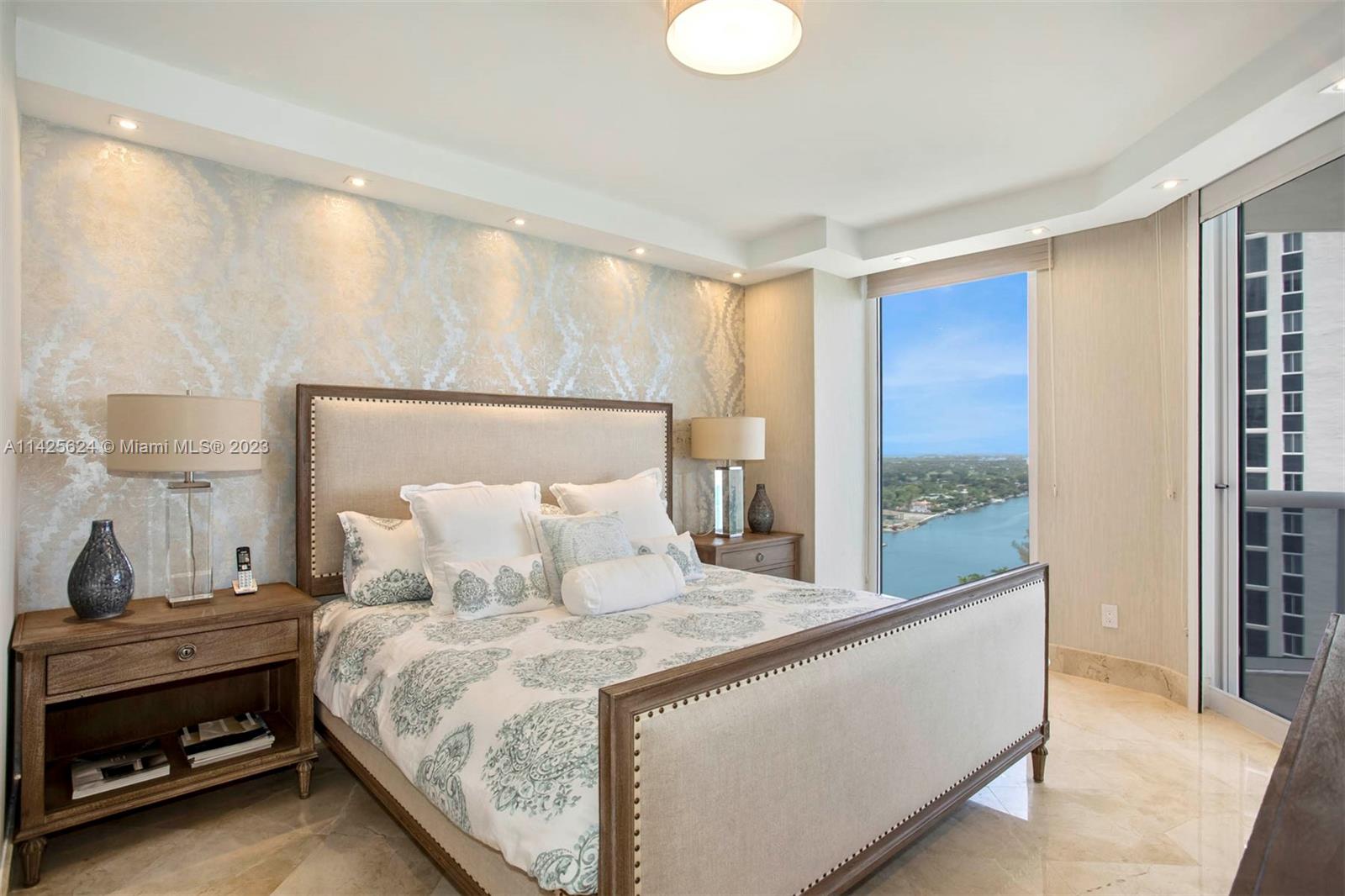 GREEN DIAMOND CONDO - Residential Lease