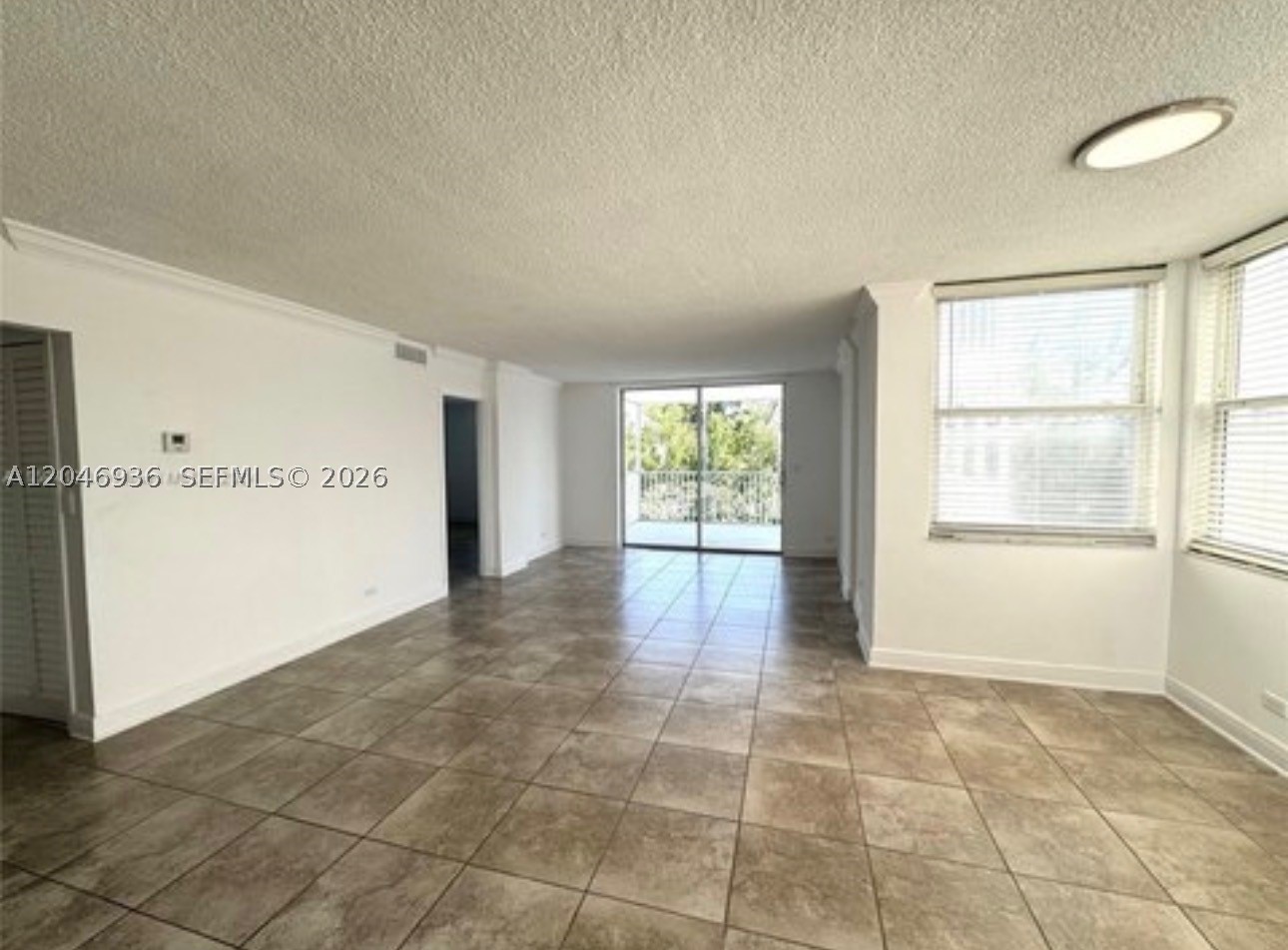 EASTERN SHORES WHITE HOUS - Residential