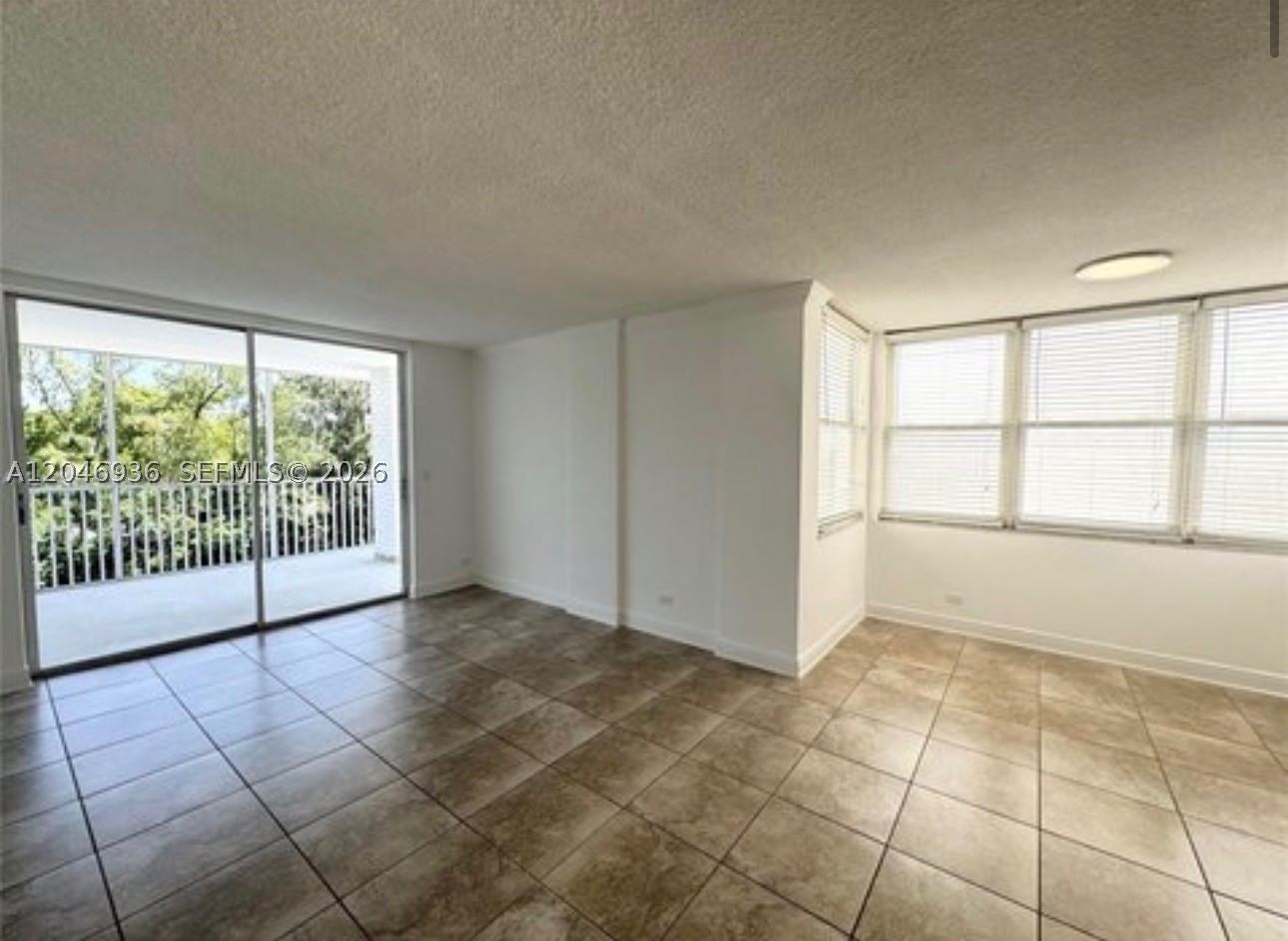 EASTERN SHORES WHITE HOUS - Residential