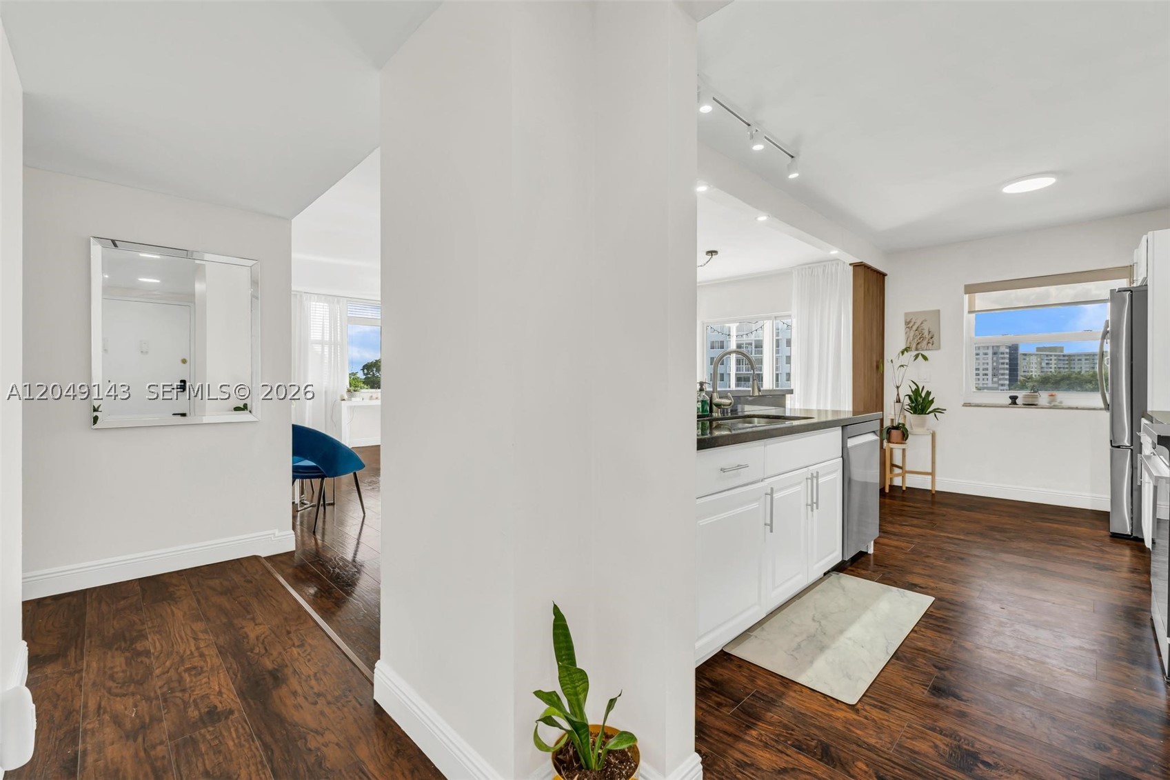 HILLCREST EAST NO 25 COND - Residential