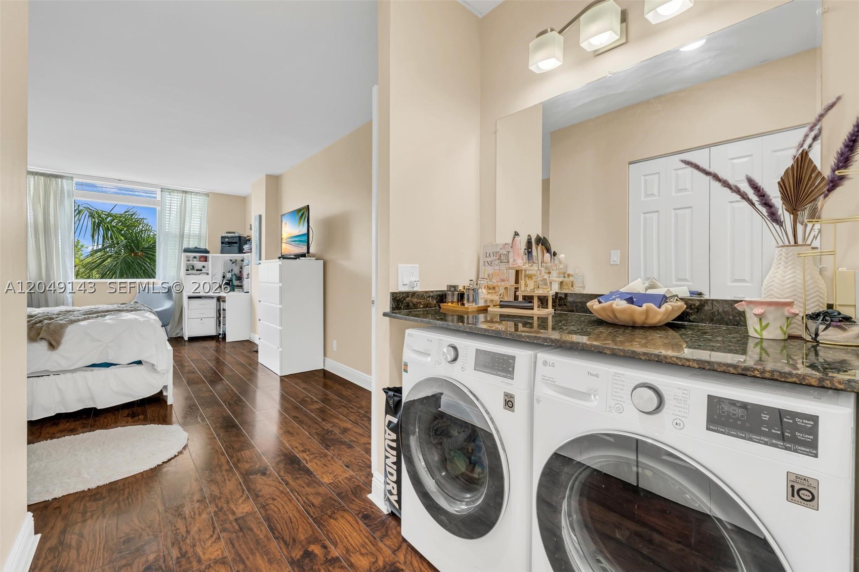 HILLCREST EAST NO 25 COND - Residential