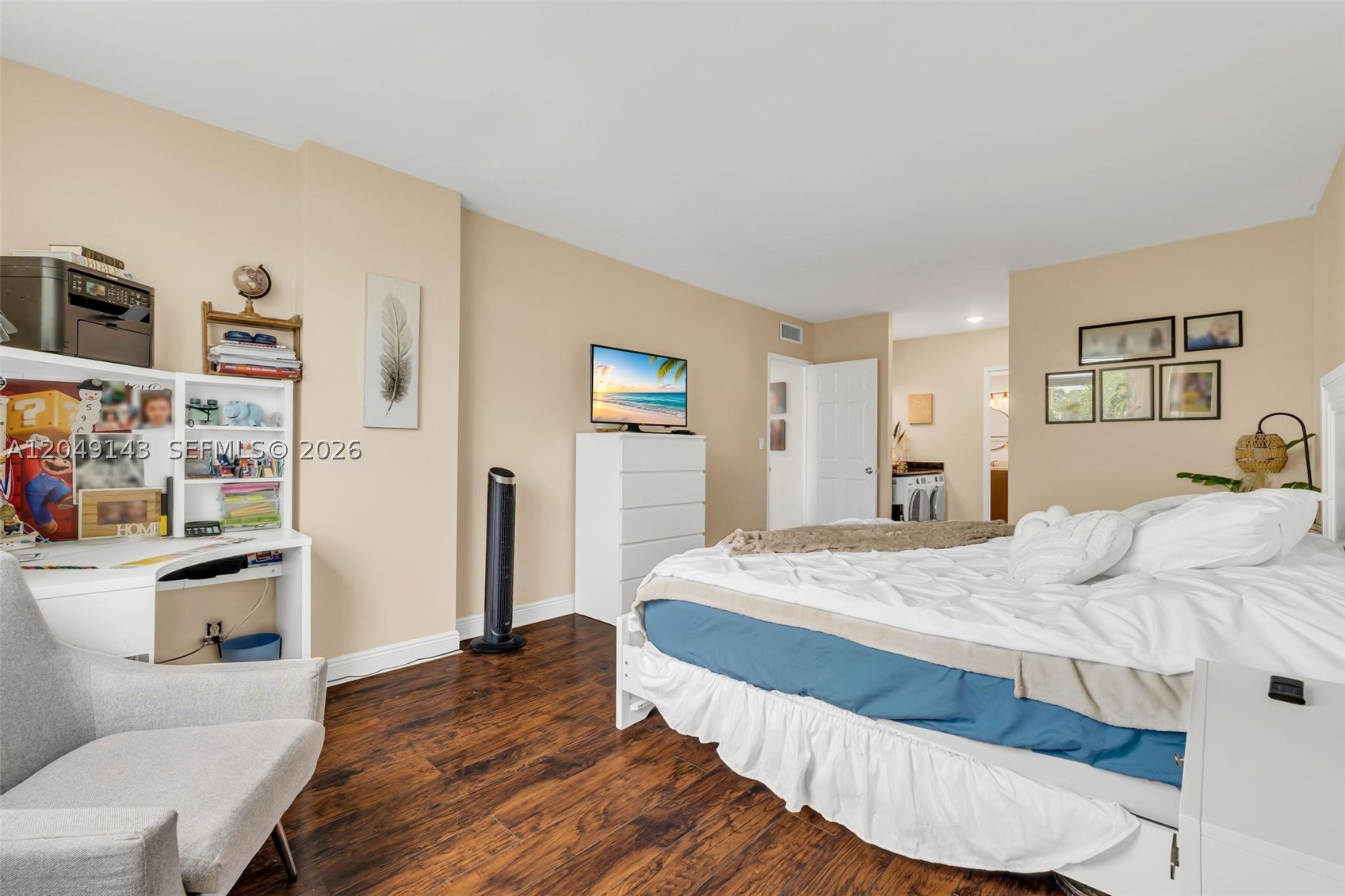 HILLCREST EAST NO 25 COND - Residential