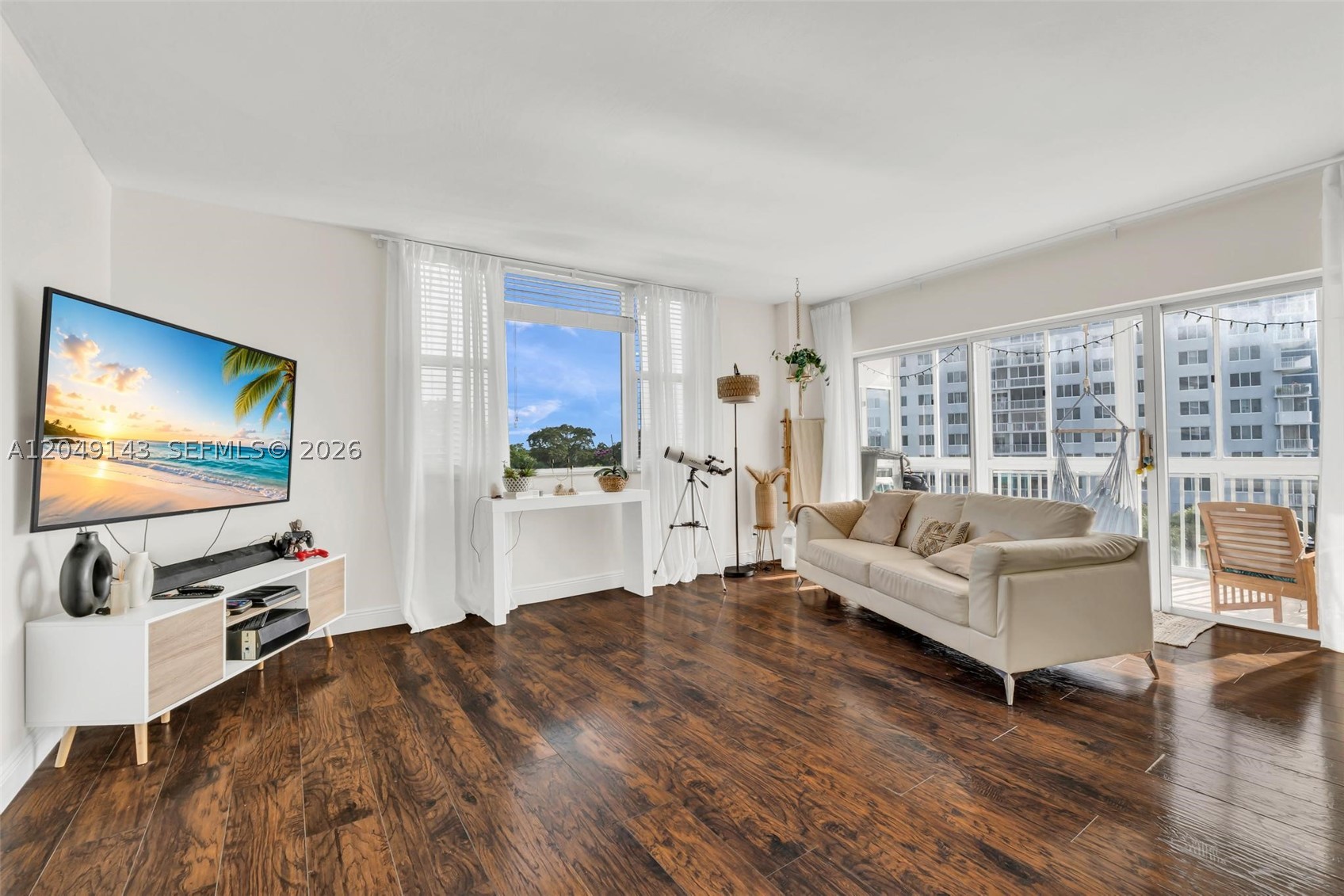 HILLCREST EAST NO 25 COND - Residential