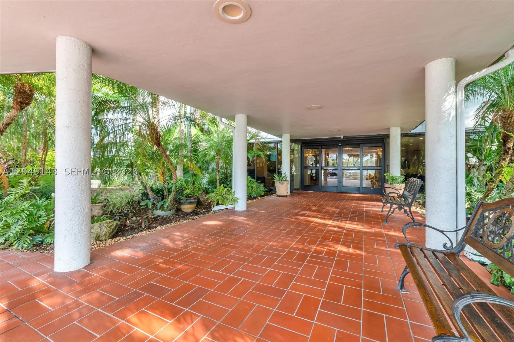 HILLCREST EAST NO 25 COND - Residential