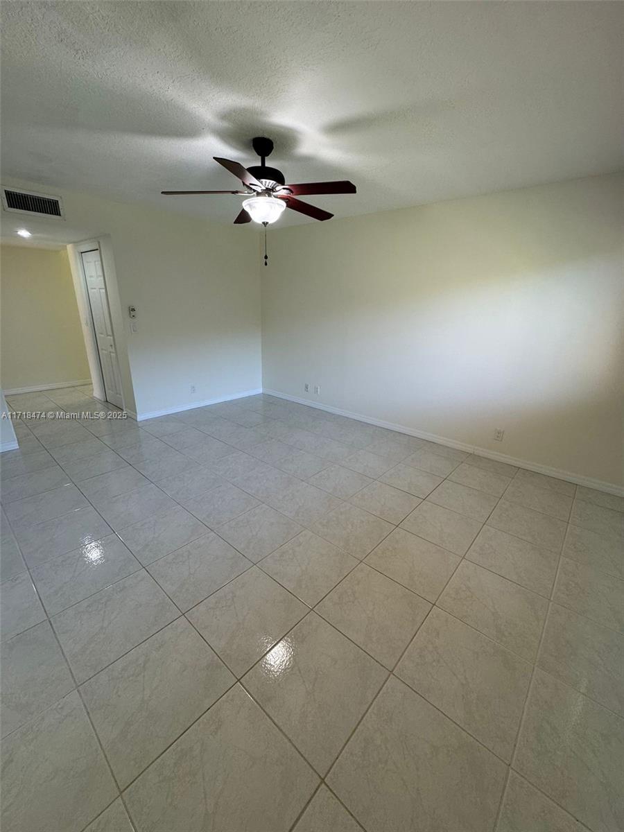 RACQUET CLUB APARTMENTS A - Residential Lease