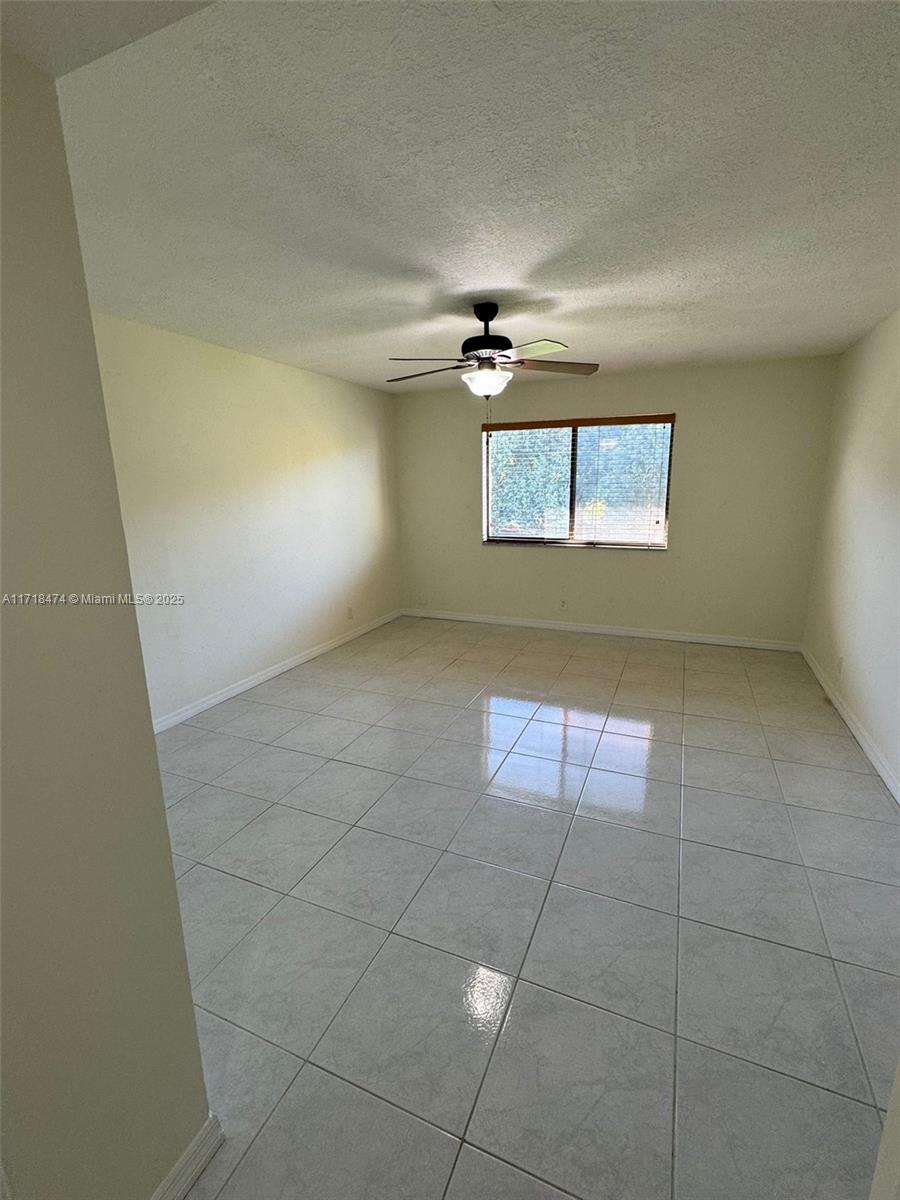 RACQUET CLUB APARTMENTS A - Residential Lease