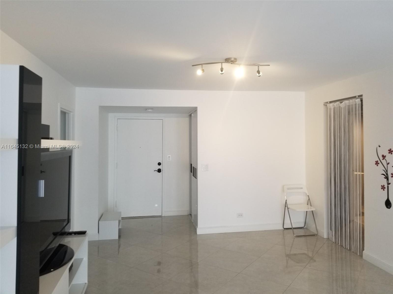 WINSTON TOWER 300 CONDO - Residential Lease