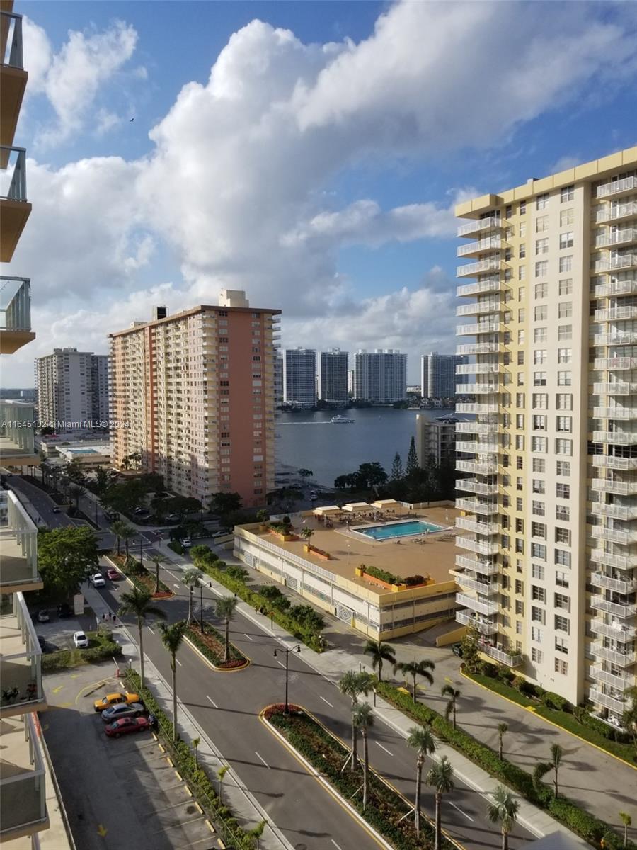 WINSTON TOWER 300 CONDO - Residential Lease
