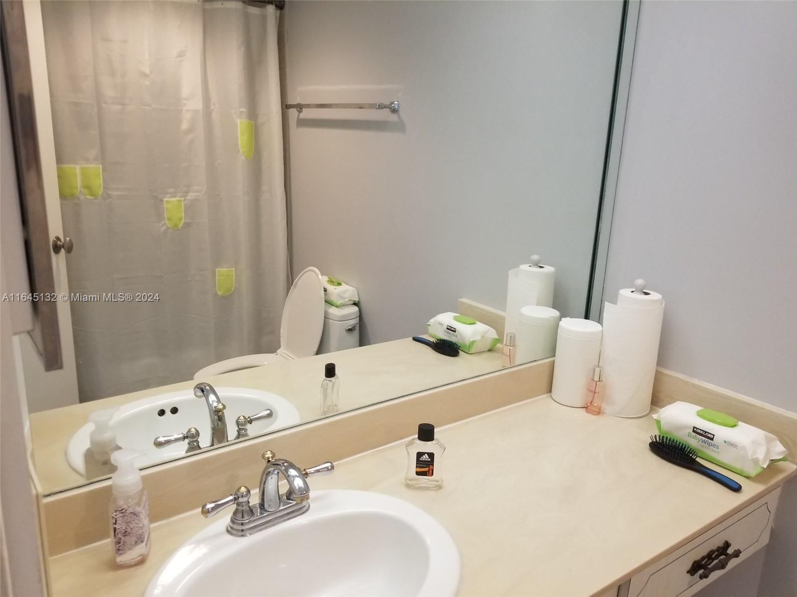 WINSTON TOWER 300 CONDO - Residential Lease