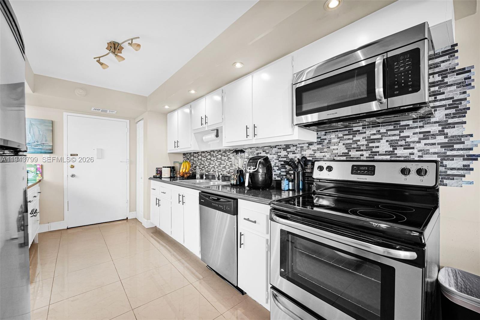 BURLEIGH HOUSE CONDO - Residential Lease