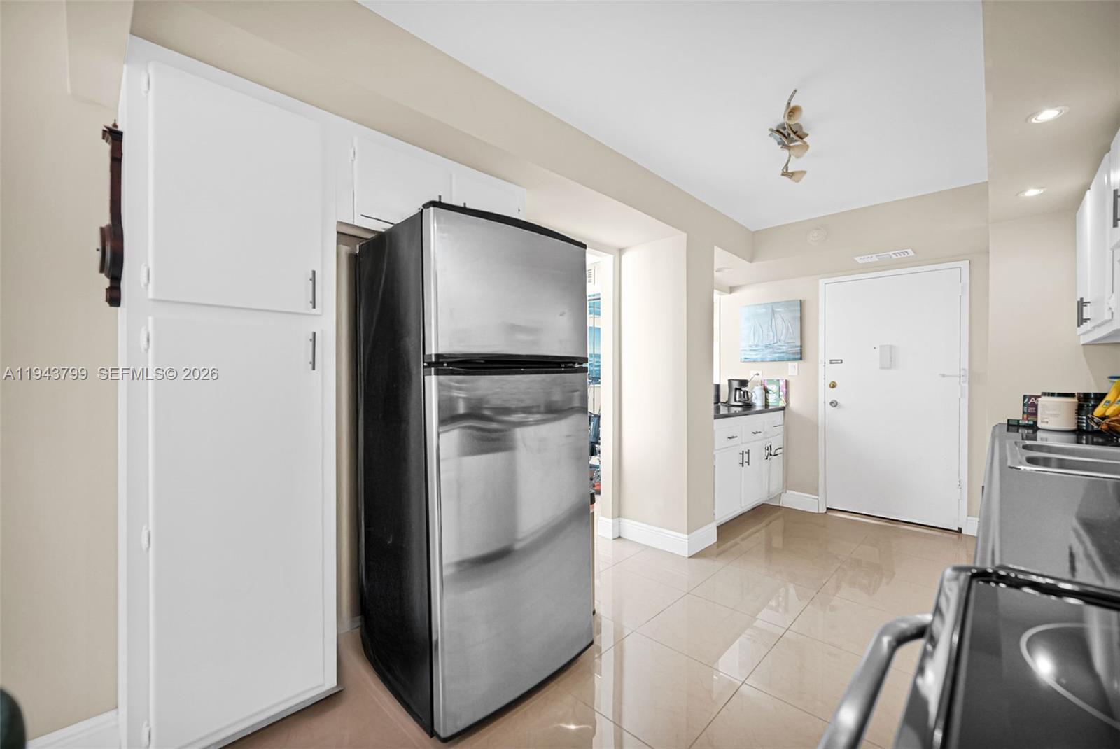 BURLEIGH HOUSE CONDO - Residential Lease