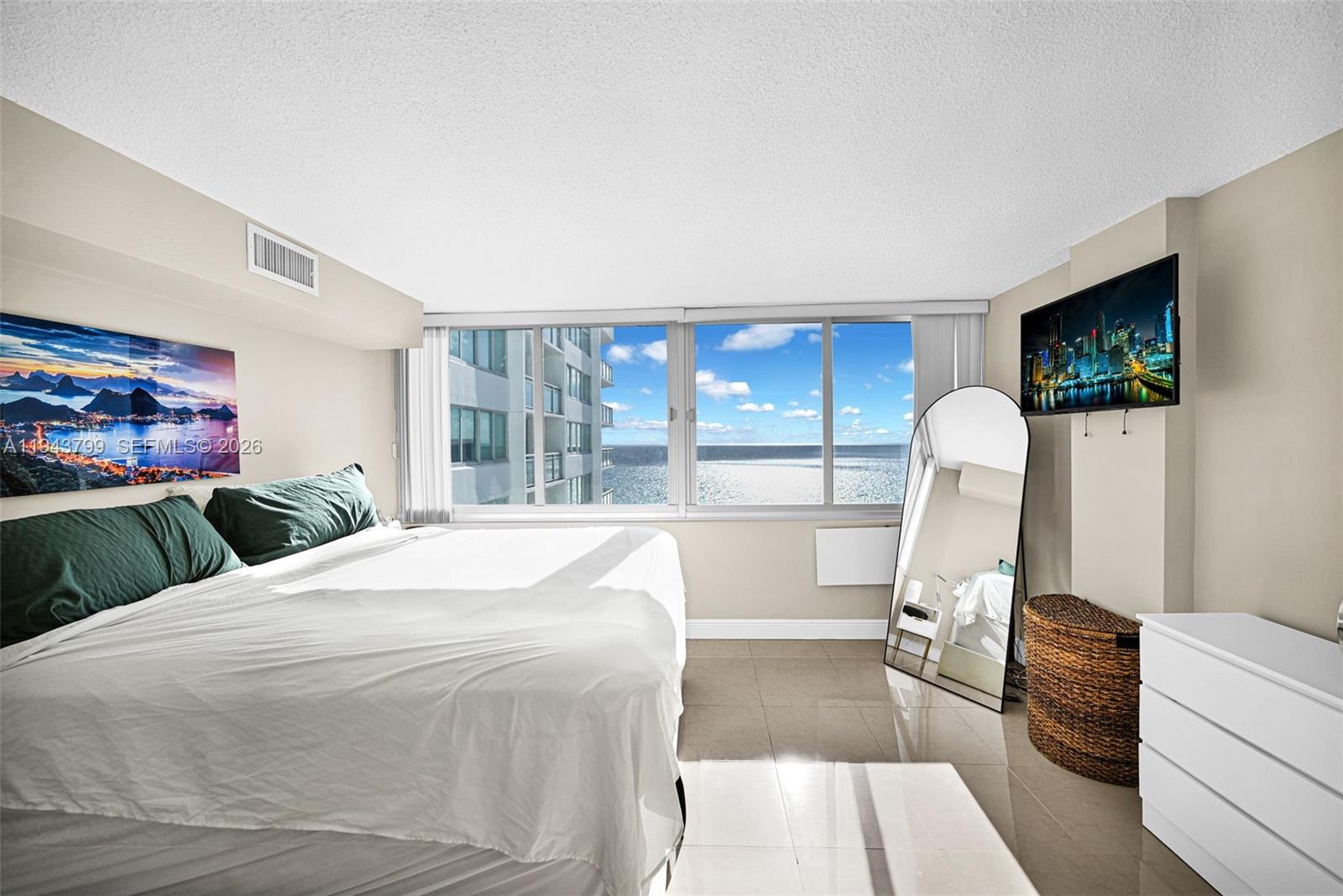 BURLEIGH HOUSE CONDO - Residential Lease