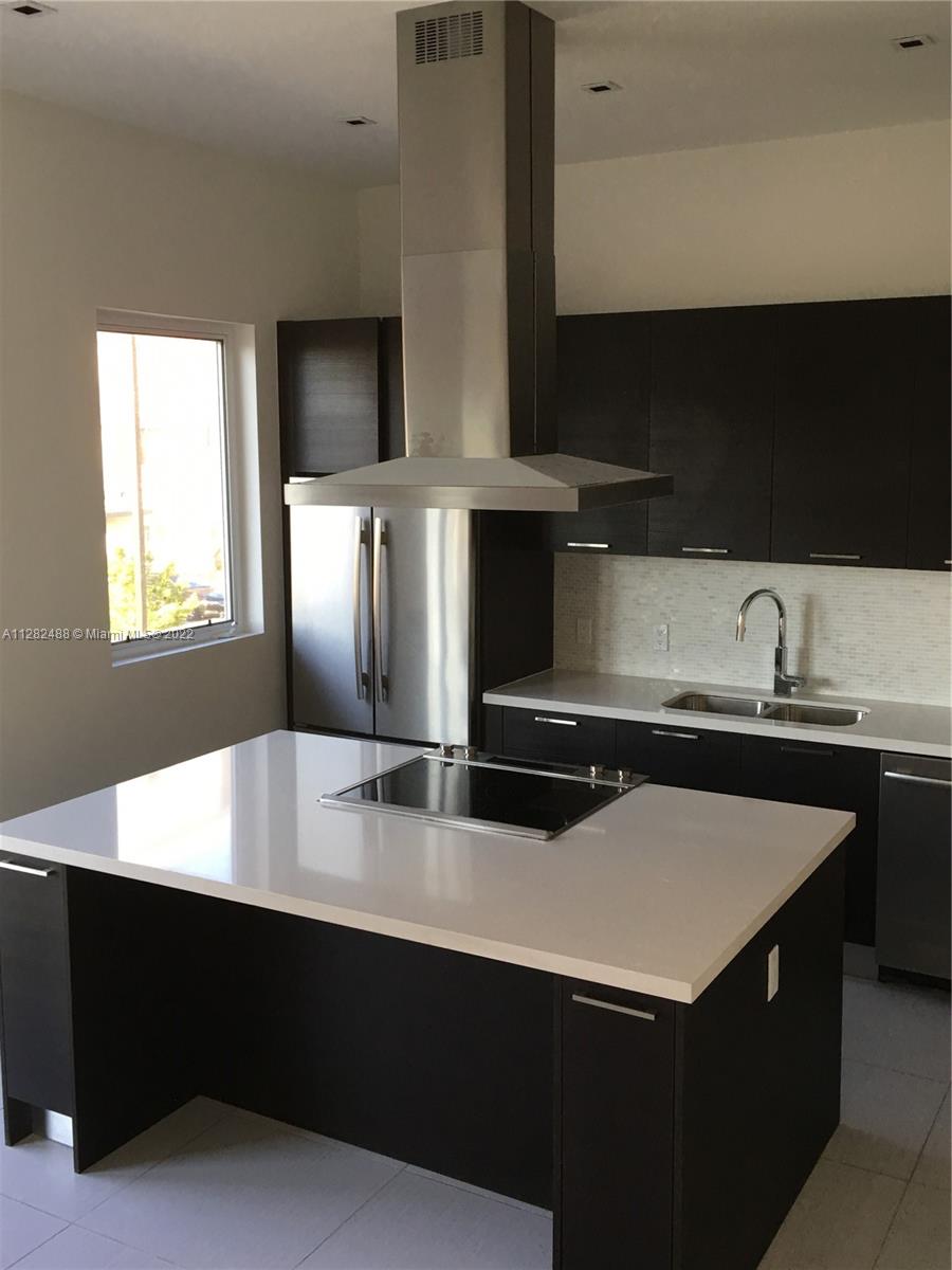 CONTEMPO TOWNHOMES - Residential Lease