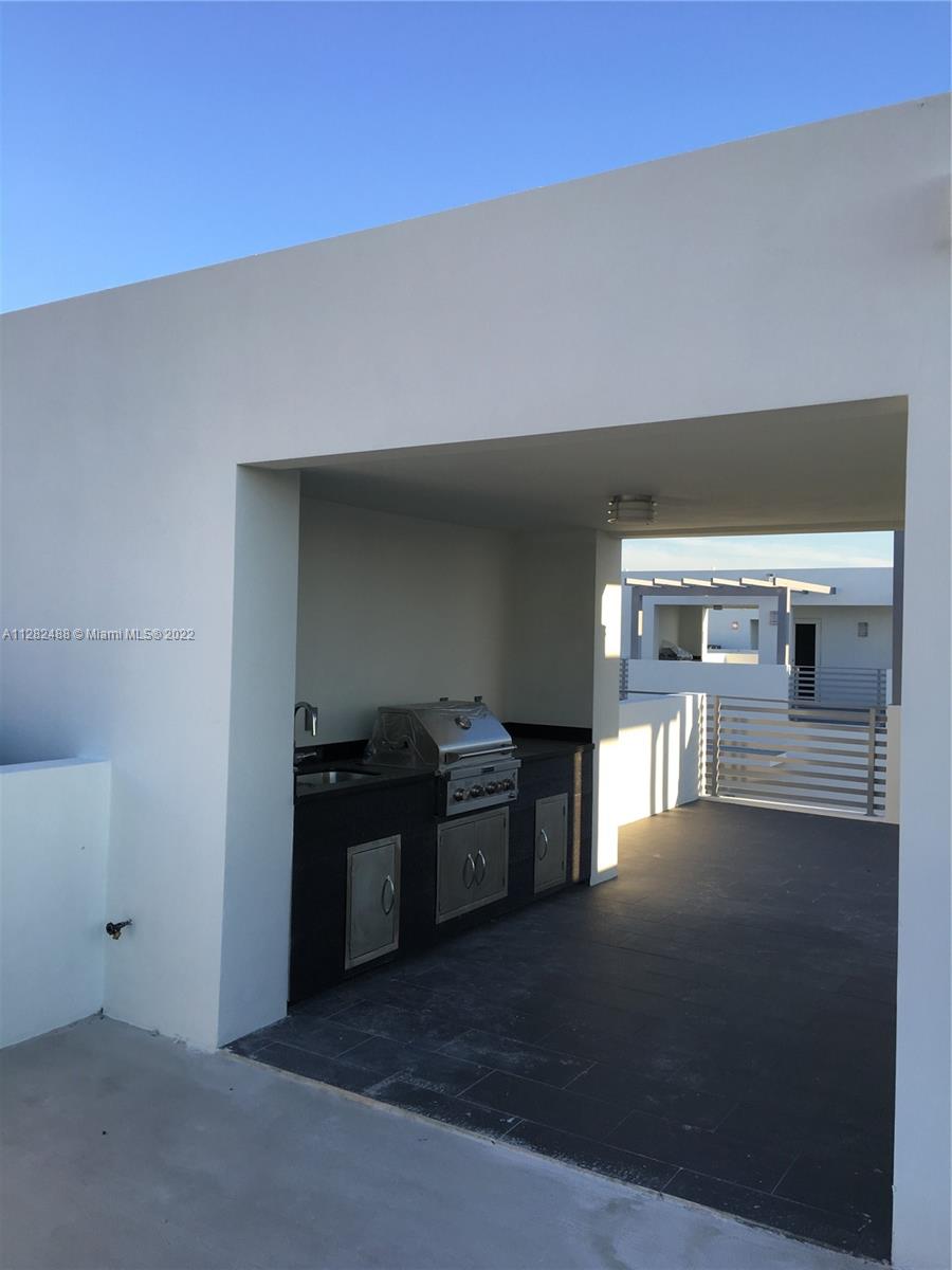 CONTEMPO TOWNHOMES - Residential Lease