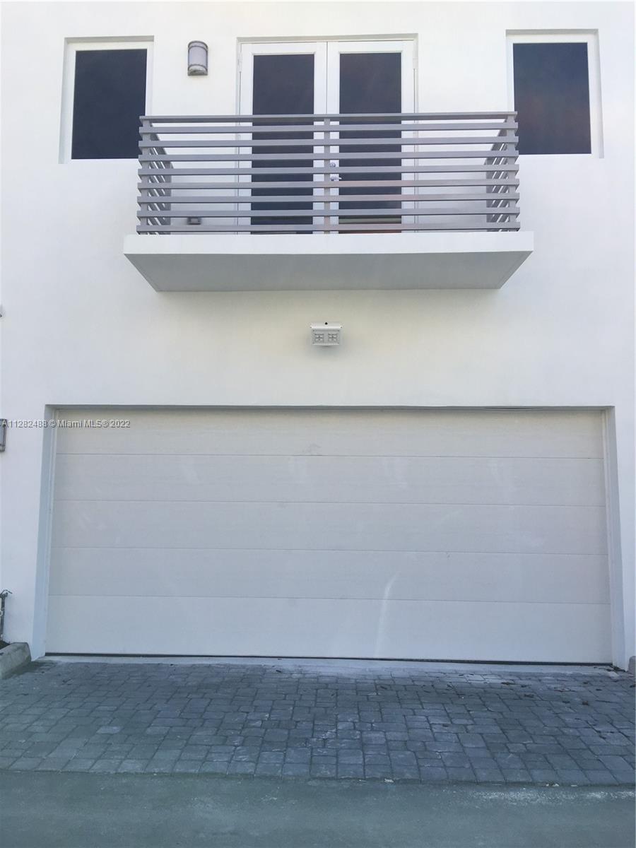 CONTEMPO TOWNHOMES - Residential Lease