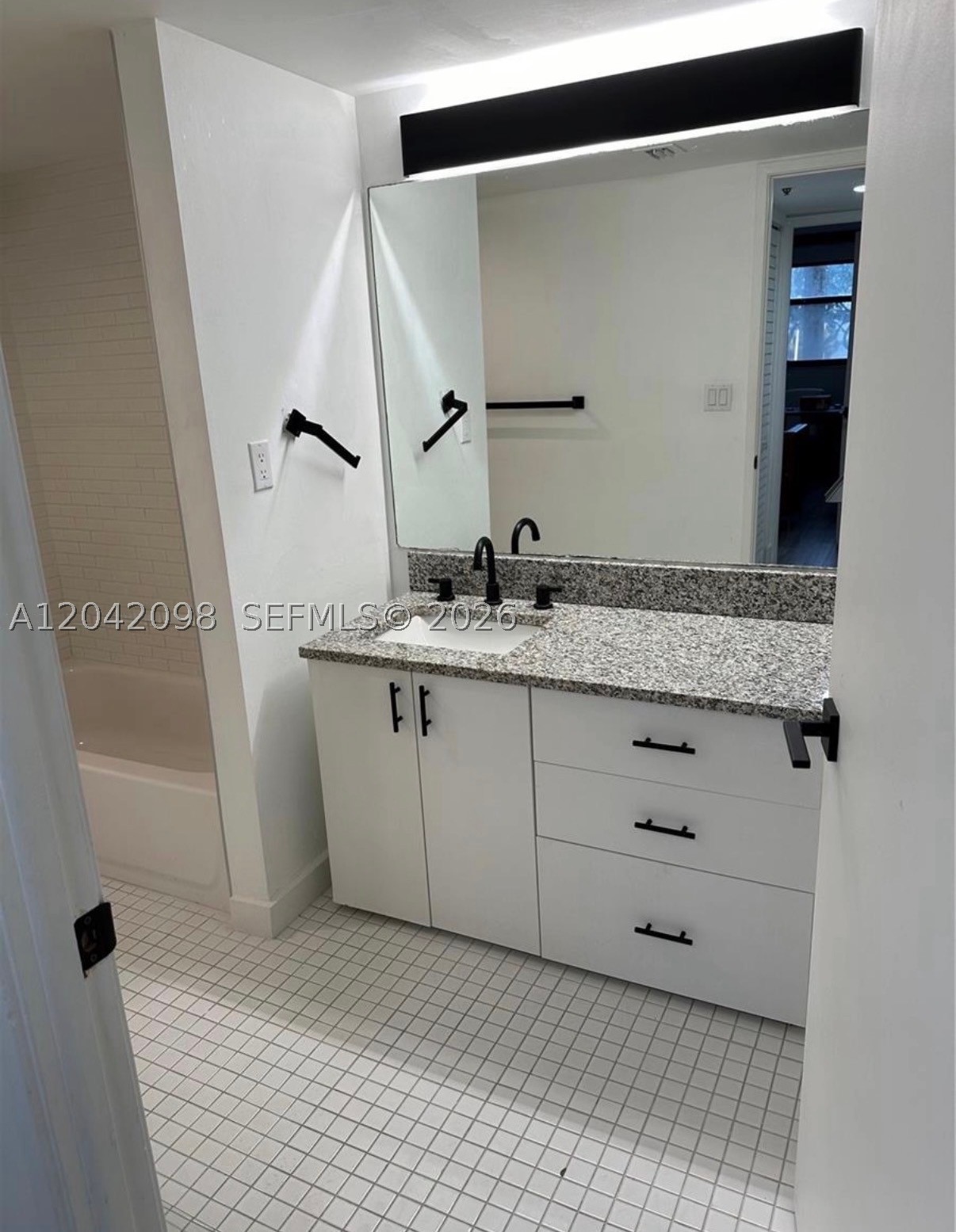 WINSTON TOWERS 600 CONDO - Residential
