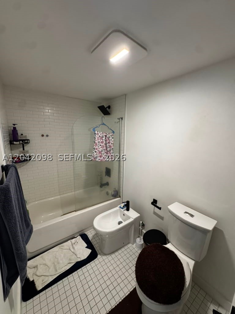 WINSTON TOWERS 600 CONDO - Residential