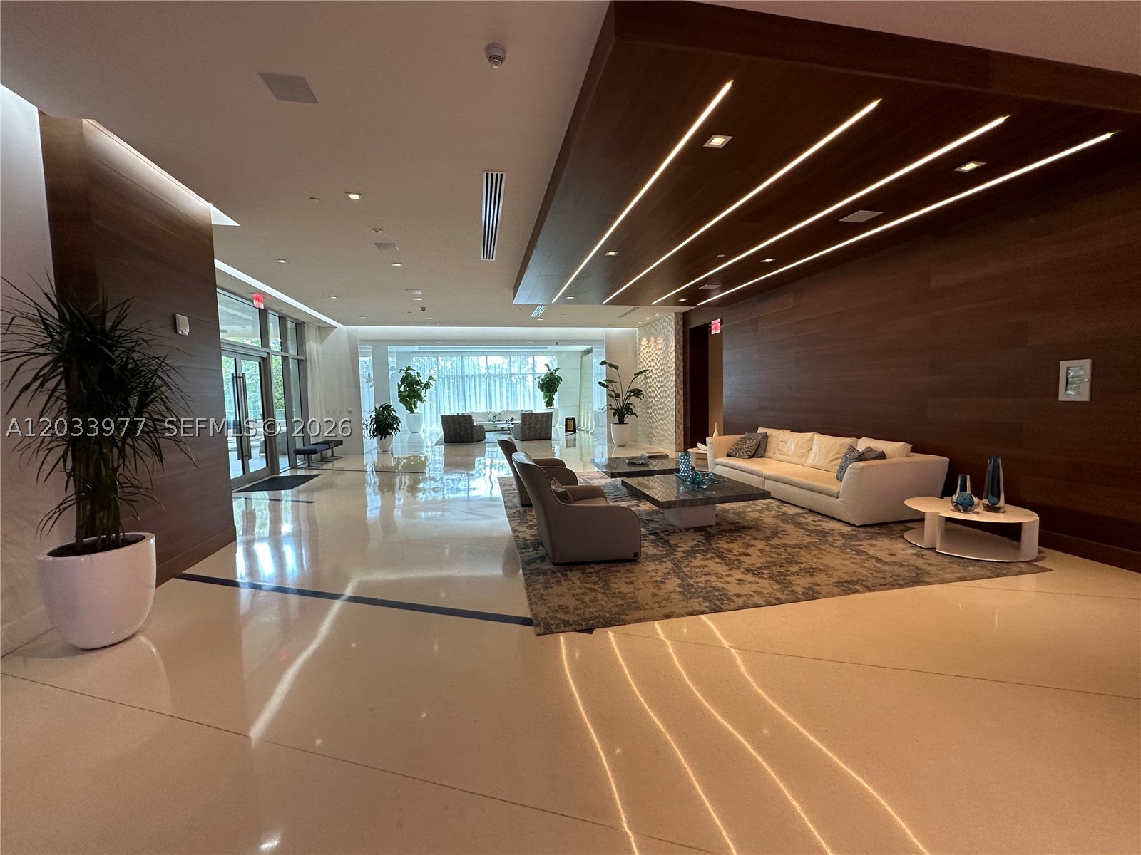PARQUE TOWERS CONDO - Residential