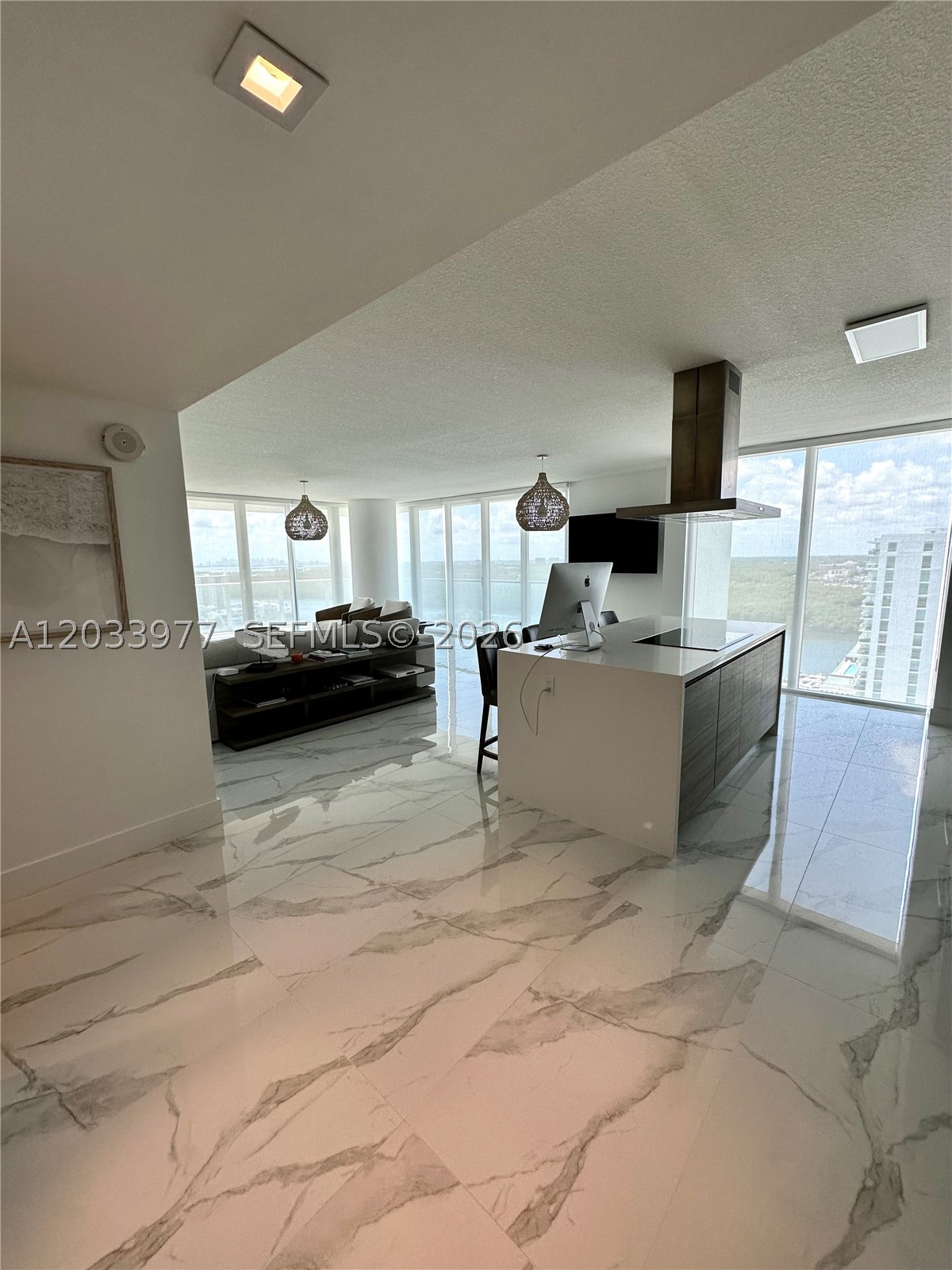 PARQUE TOWERS CONDO - Residential