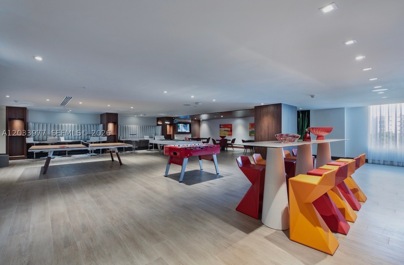 PARQUE TOWERS CONDO - Residential