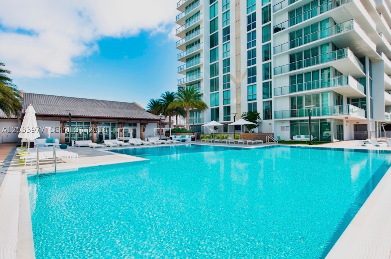 PARQUE TOWERS CONDO - Residential