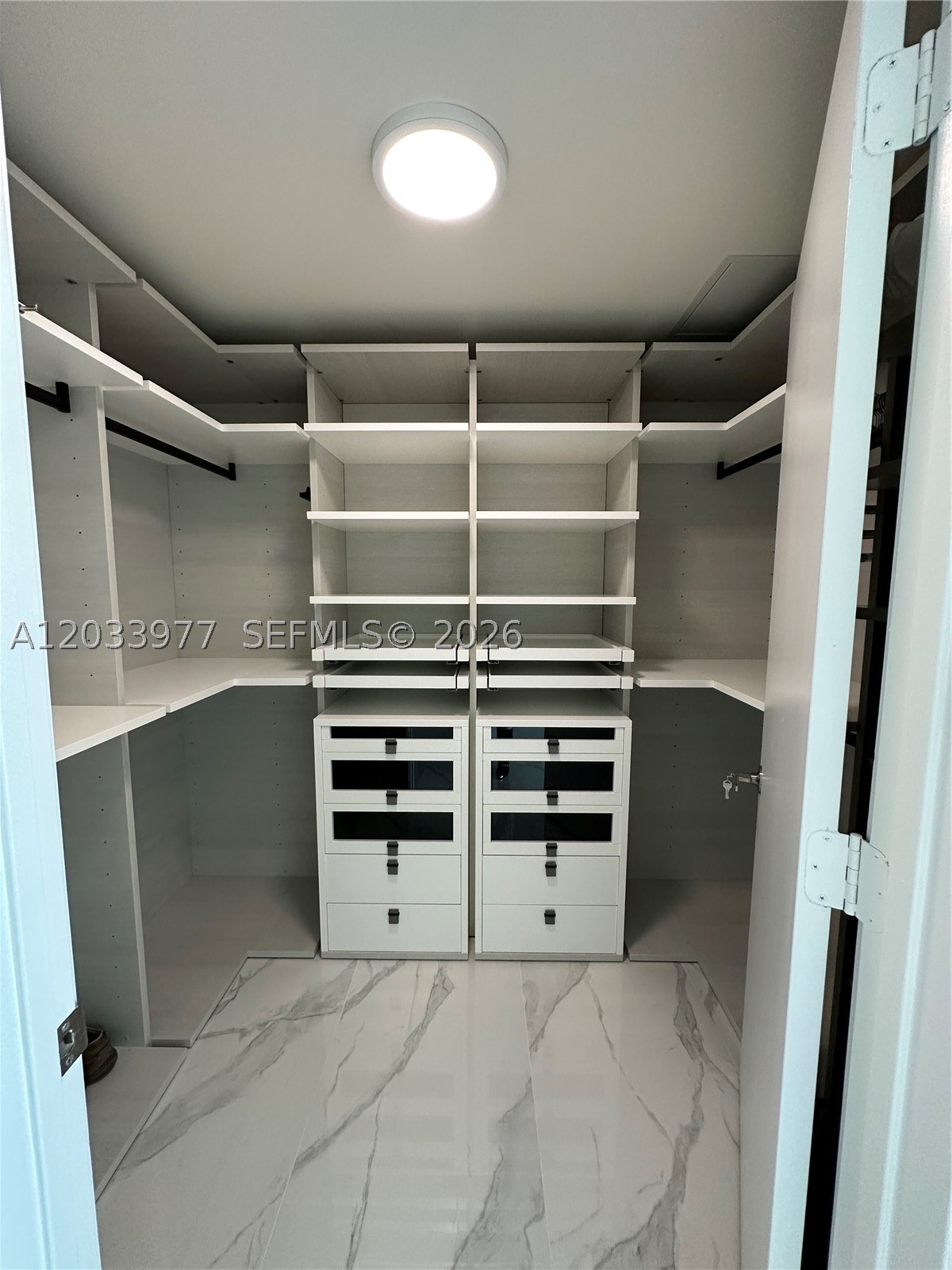 PARQUE TOWERS CONDO - Residential