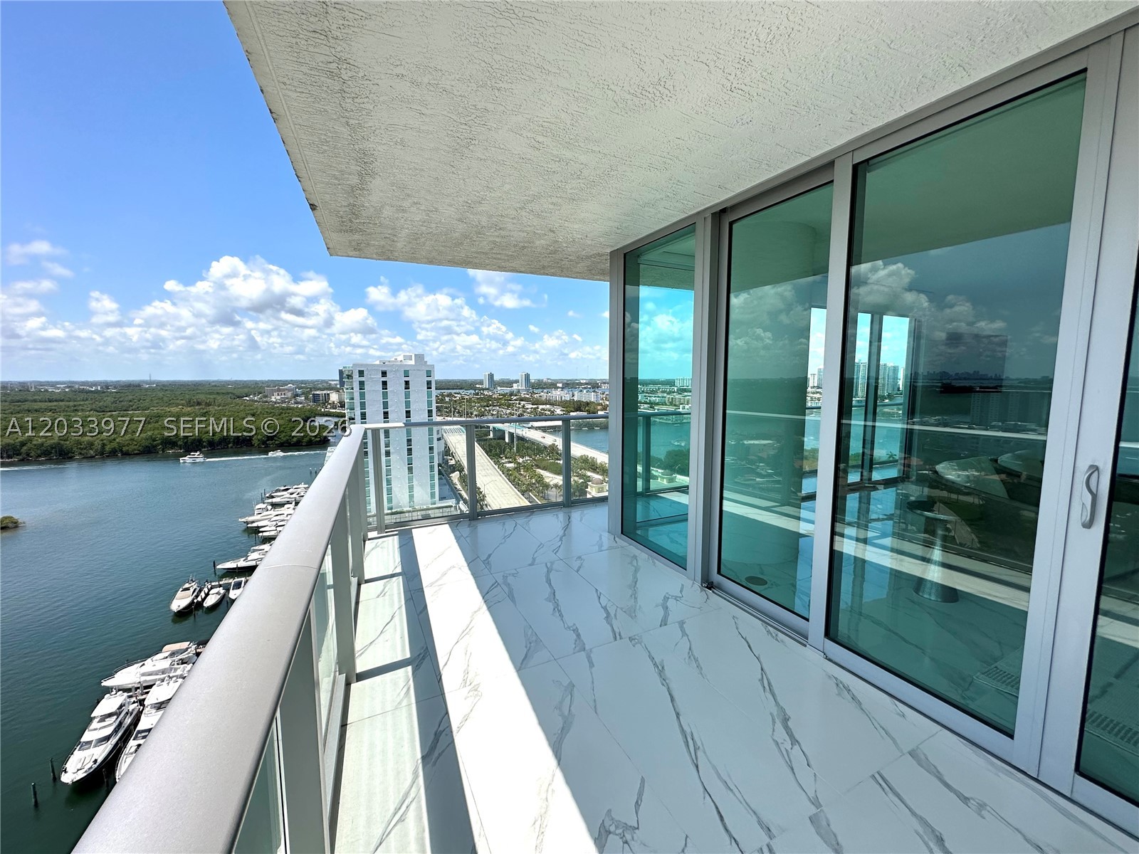 PARQUE TOWERS CONDO - Residential