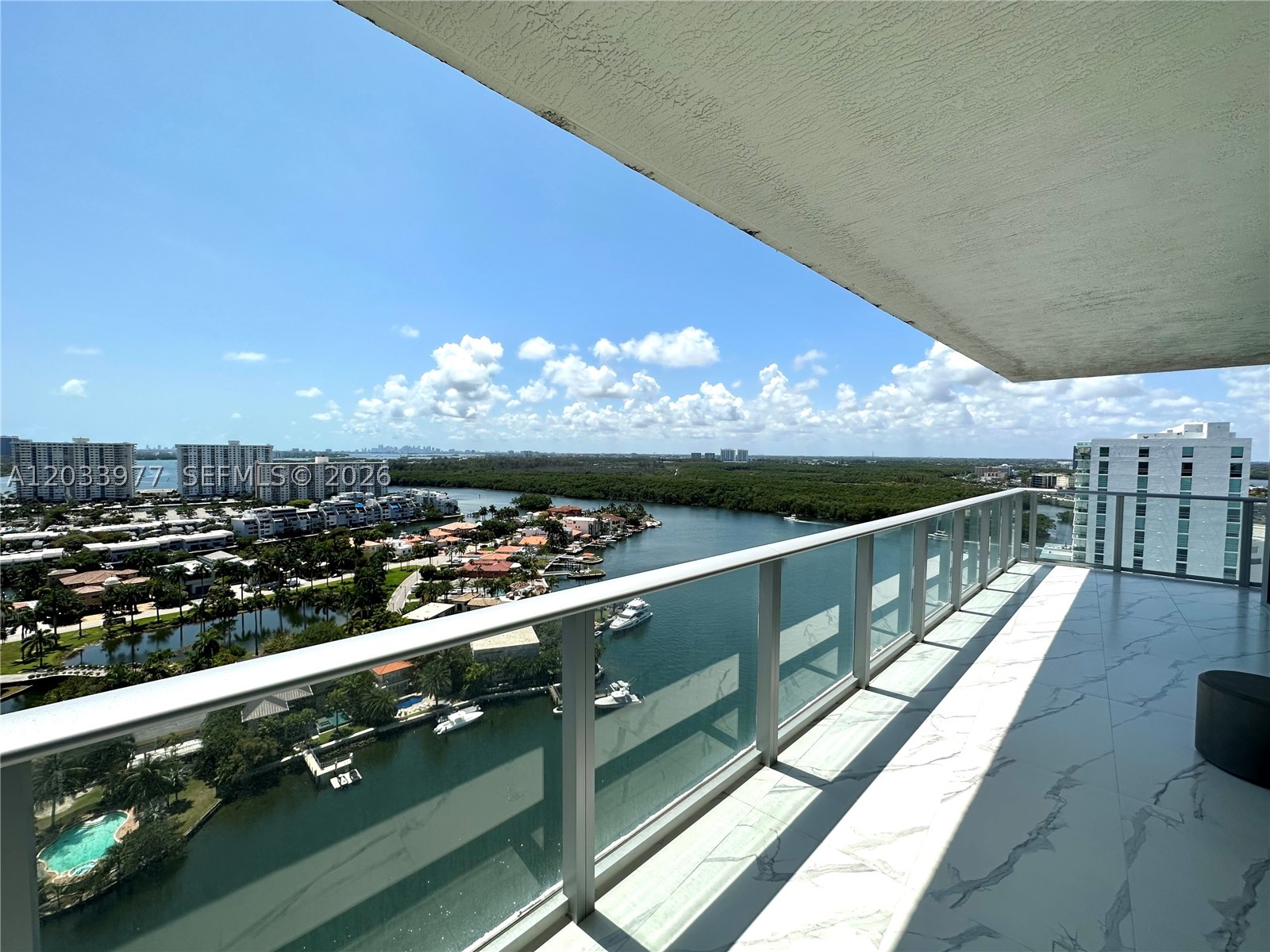 PARQUE TOWERS CONDO - Residential