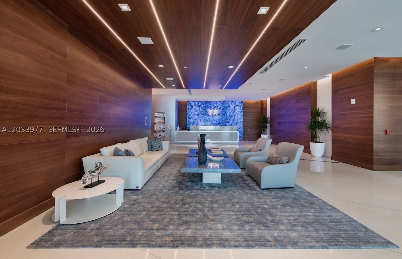 PARQUE TOWERS CONDO - Residential