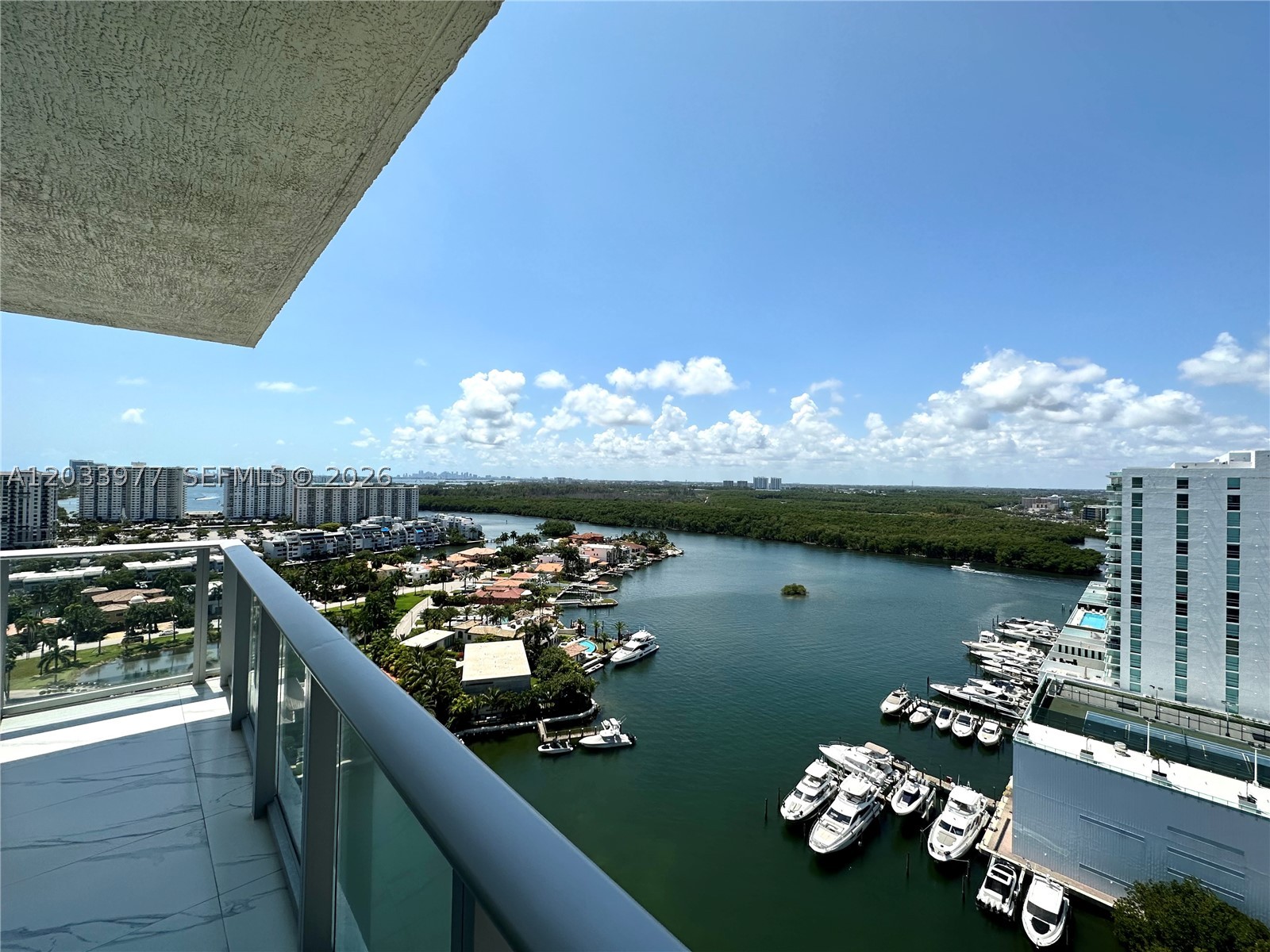 PARQUE TOWERS CONDO - Residential