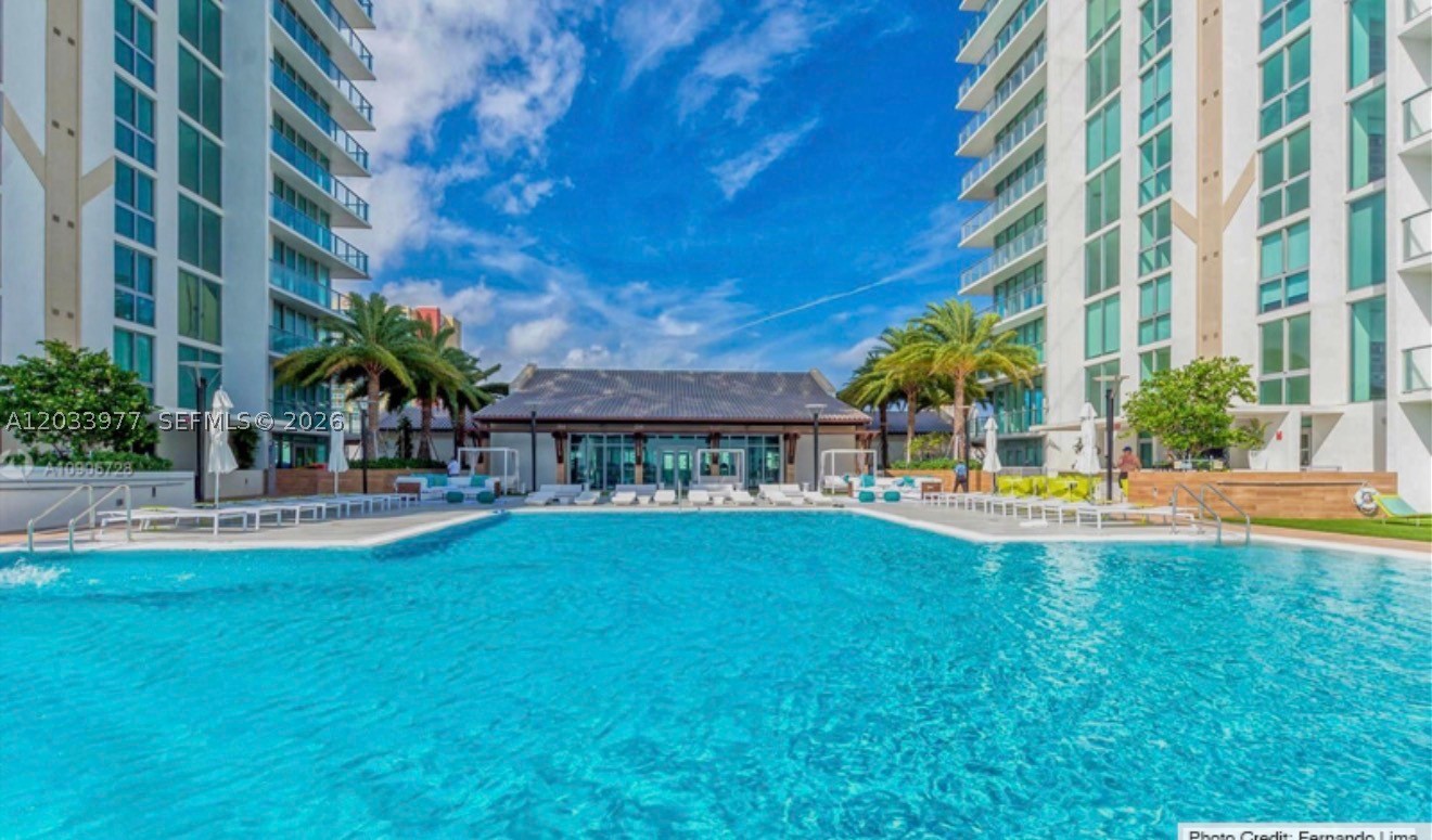 PARQUE TOWERS CONDO - Residential