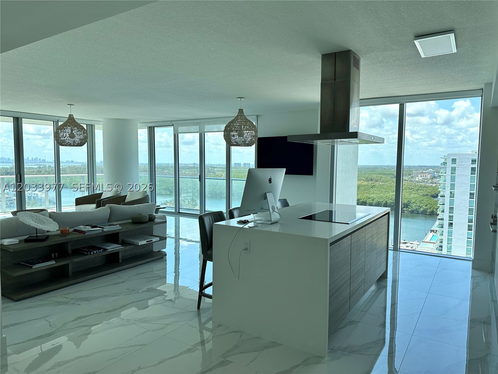 PARQUE TOWERS CONDO - Residential