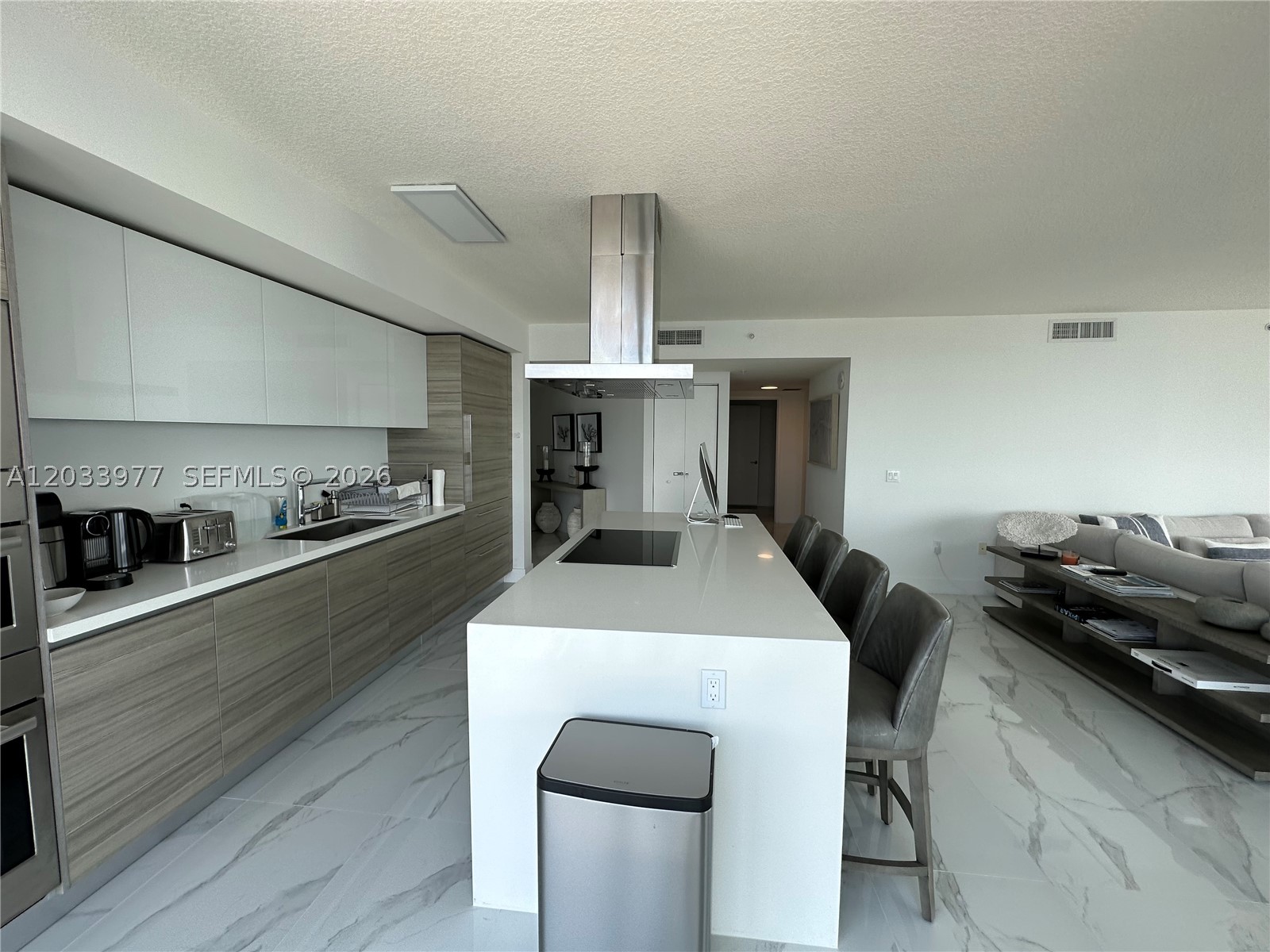 PARQUE TOWERS CONDO - Residential
