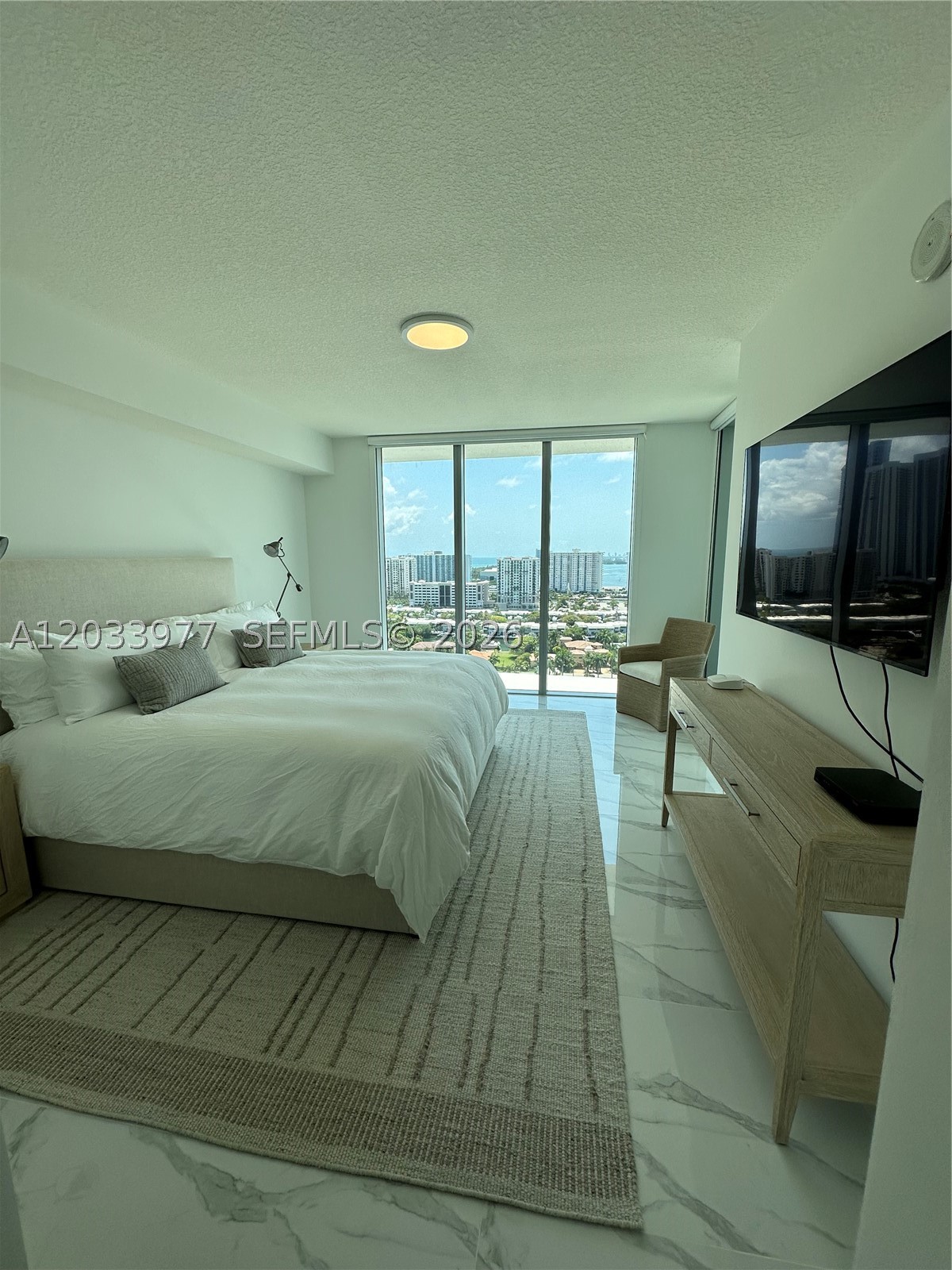 PARQUE TOWERS CONDO - Residential
